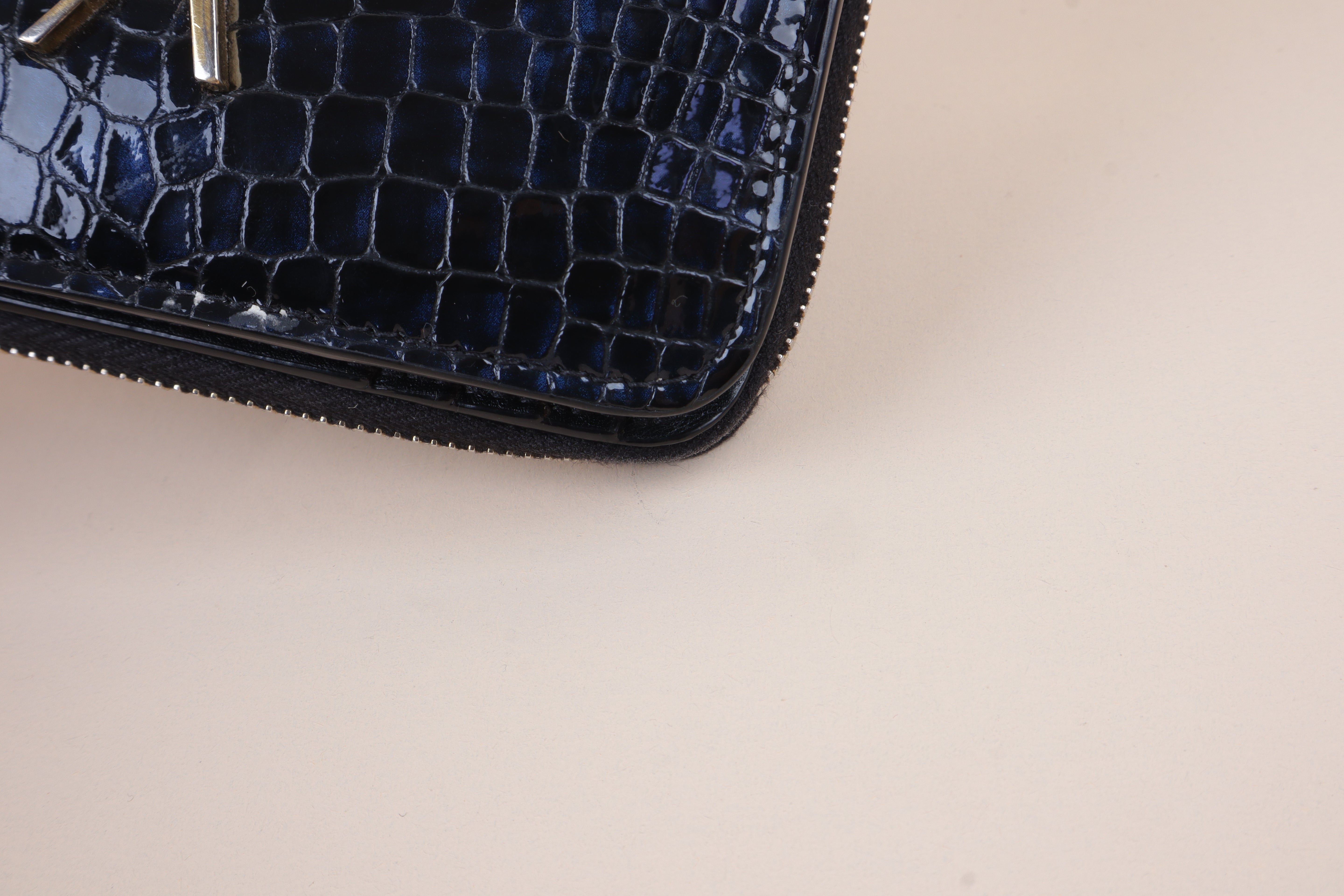 YSL WALLET CROCODILE Embossed BLACK
