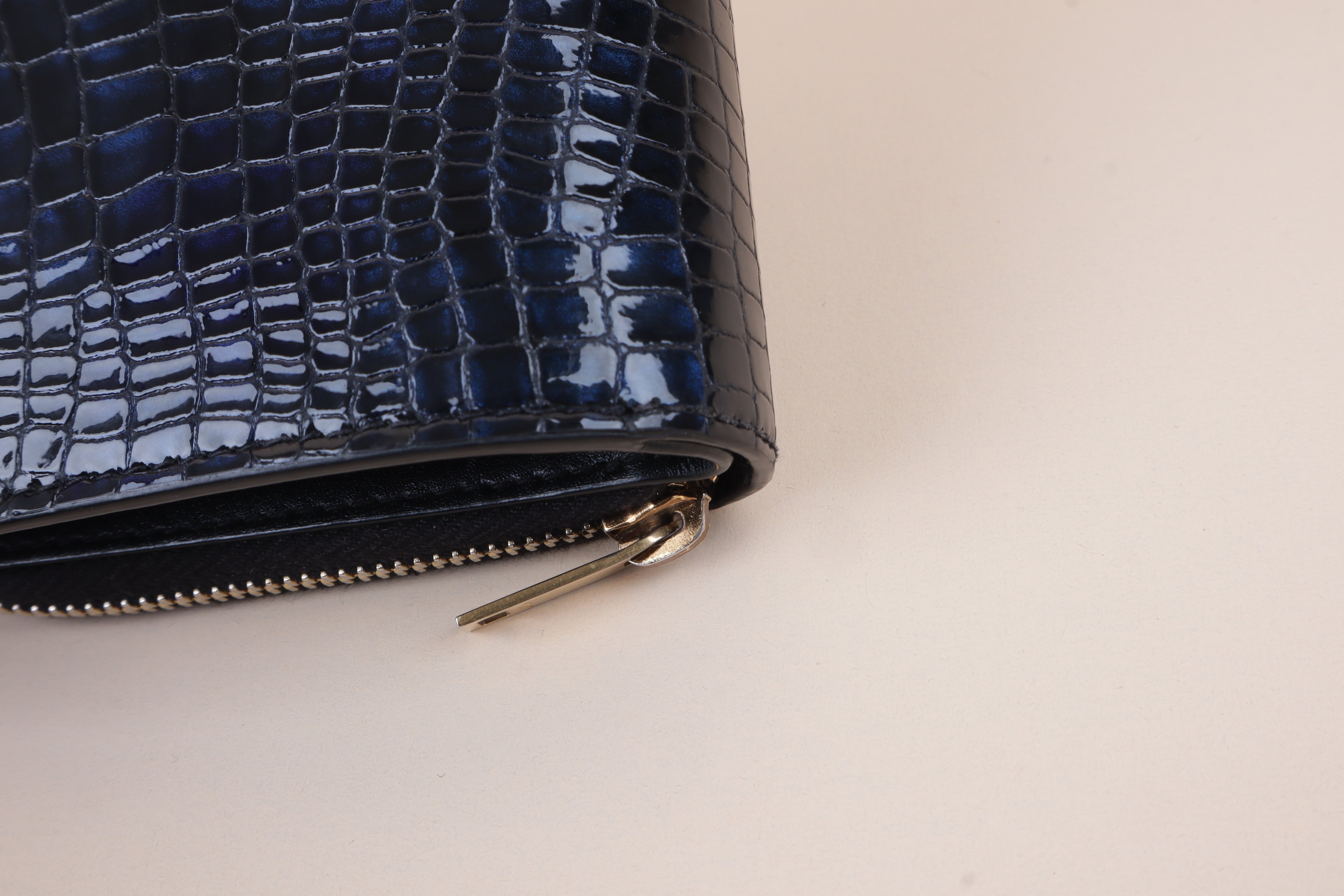 YSL WALLET CROCODILE Embossed BLACK