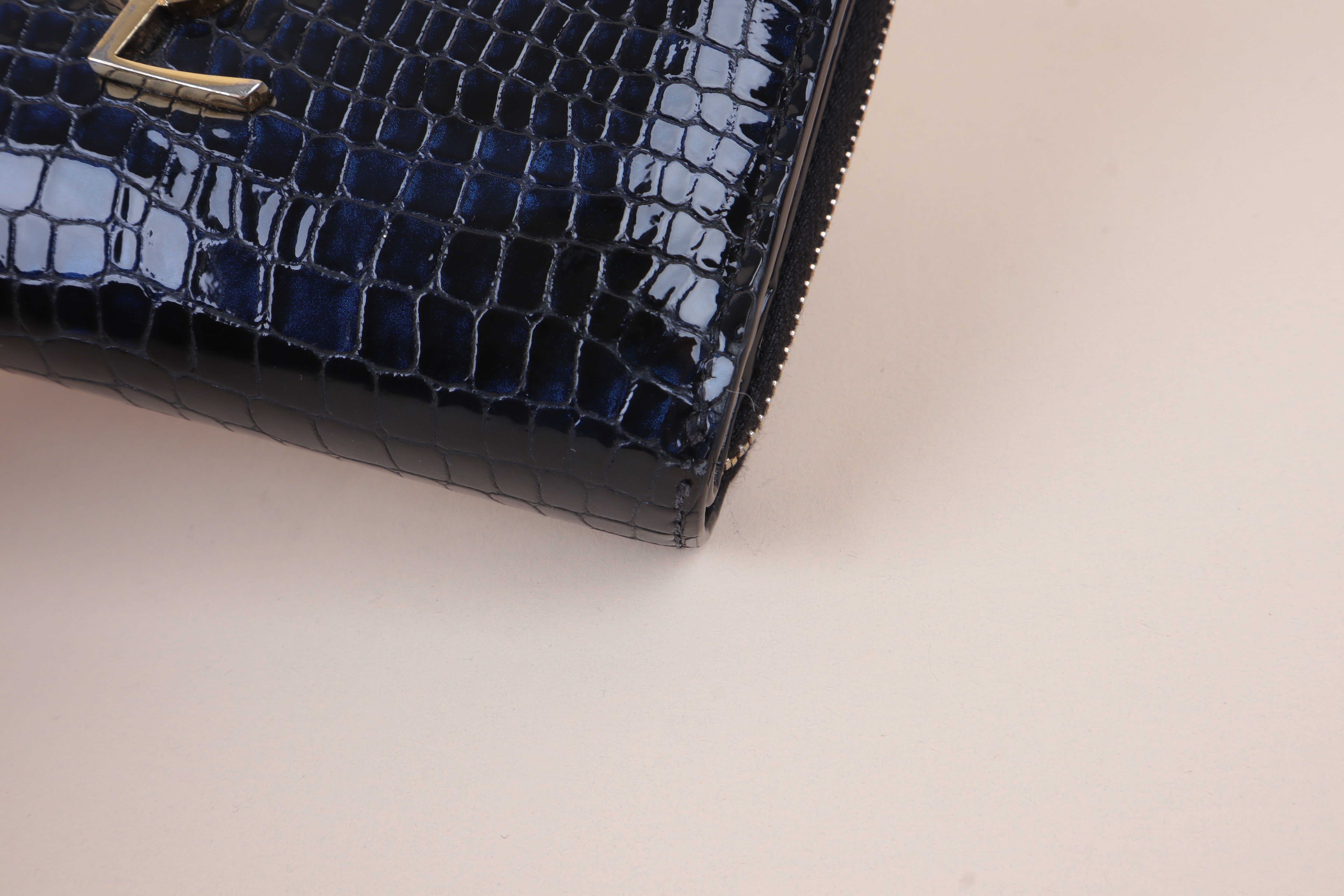 YSL WALLET CROCODILE Embossed BLACK