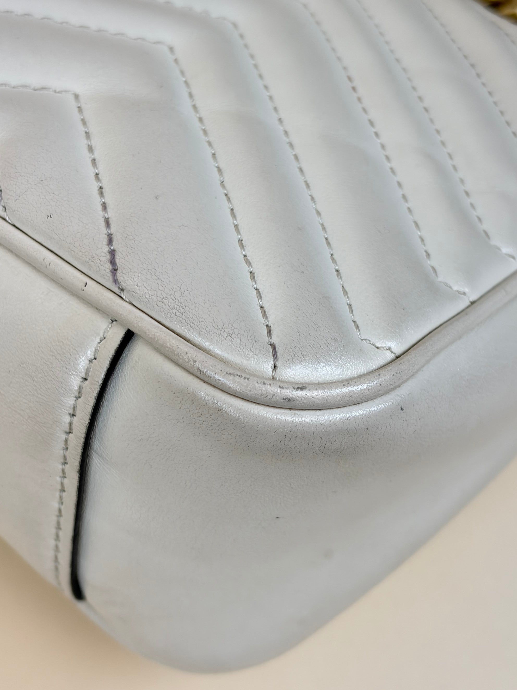 Gucci of white GG Marmont small Shoulder Bag