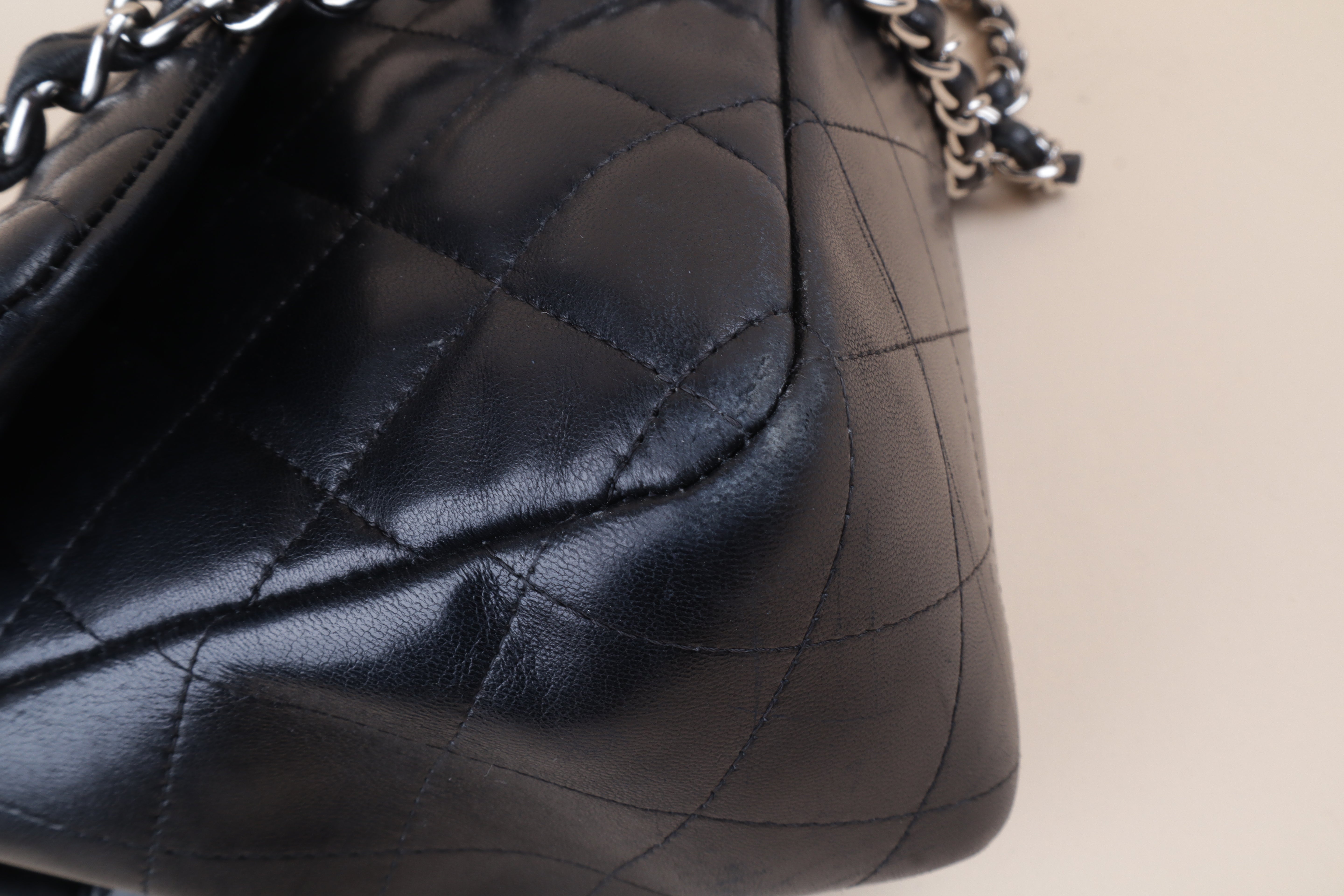Chanel Jumbo classic black Quilted Double Flap