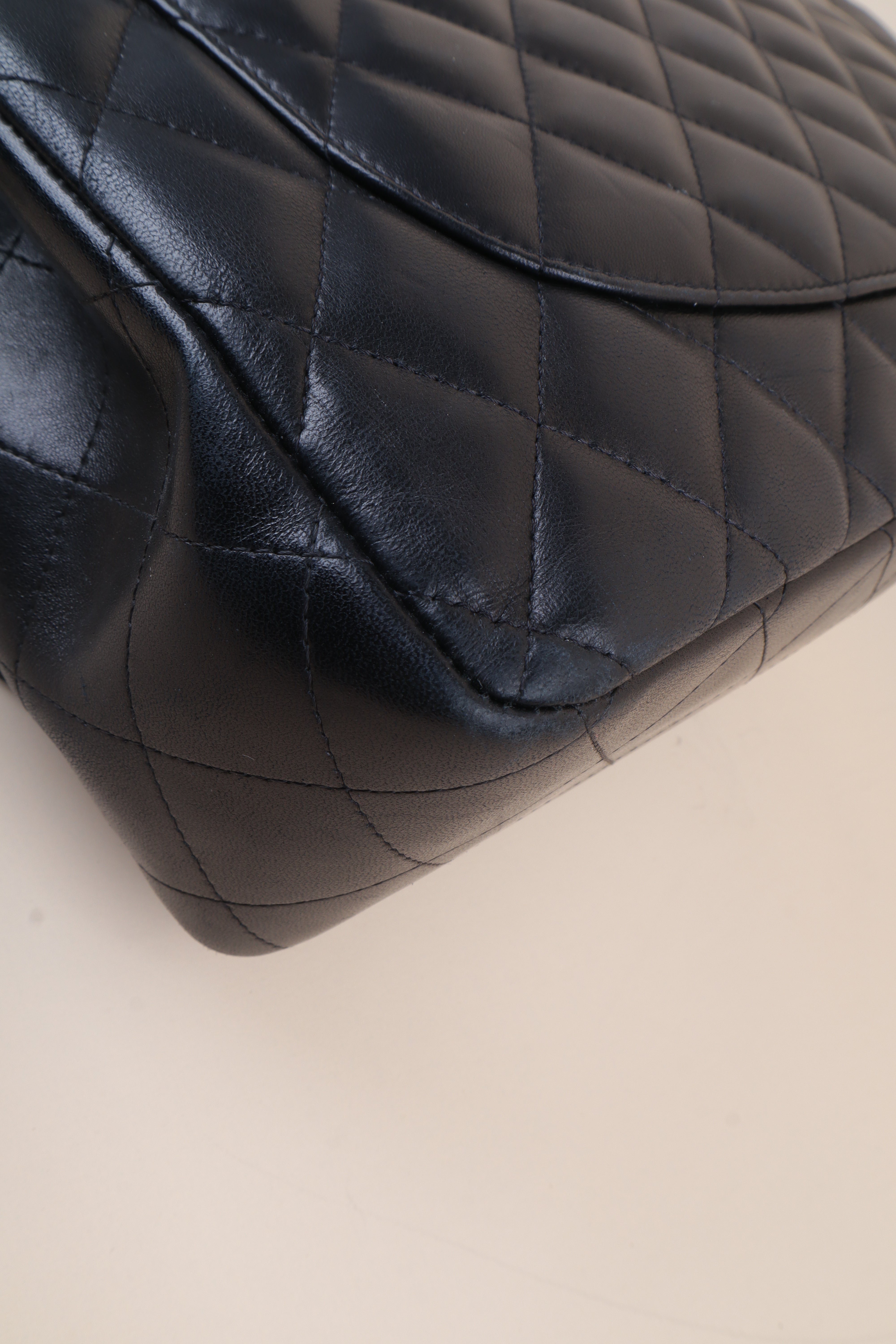 Chanel Jumbo classic black Quilted Double Flap