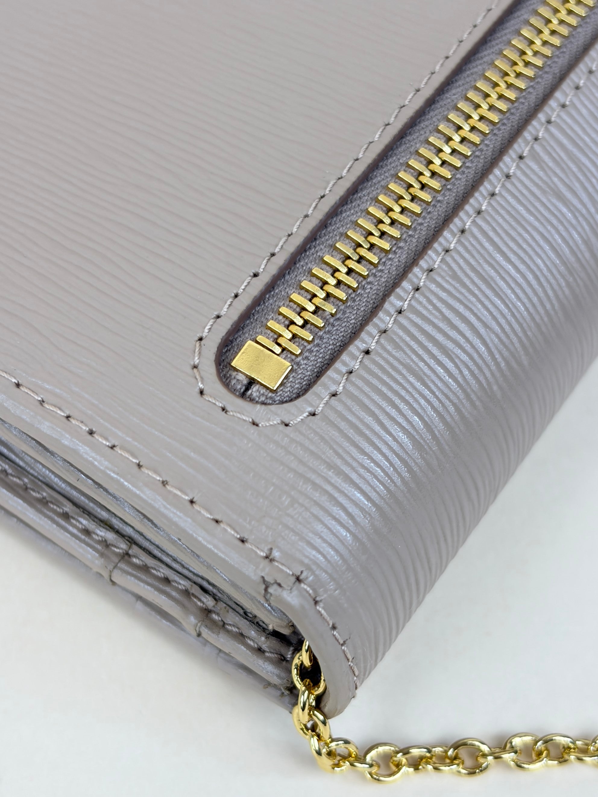 Prada Cammeo vitello move leather continental wallet