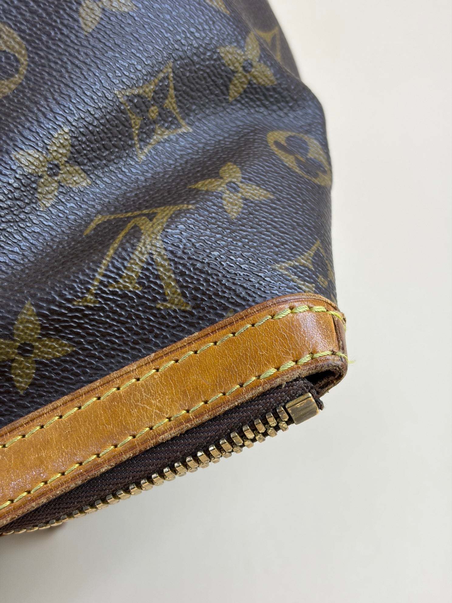 Louis Vuitton Monogram canvas Tivoli gm. Bag