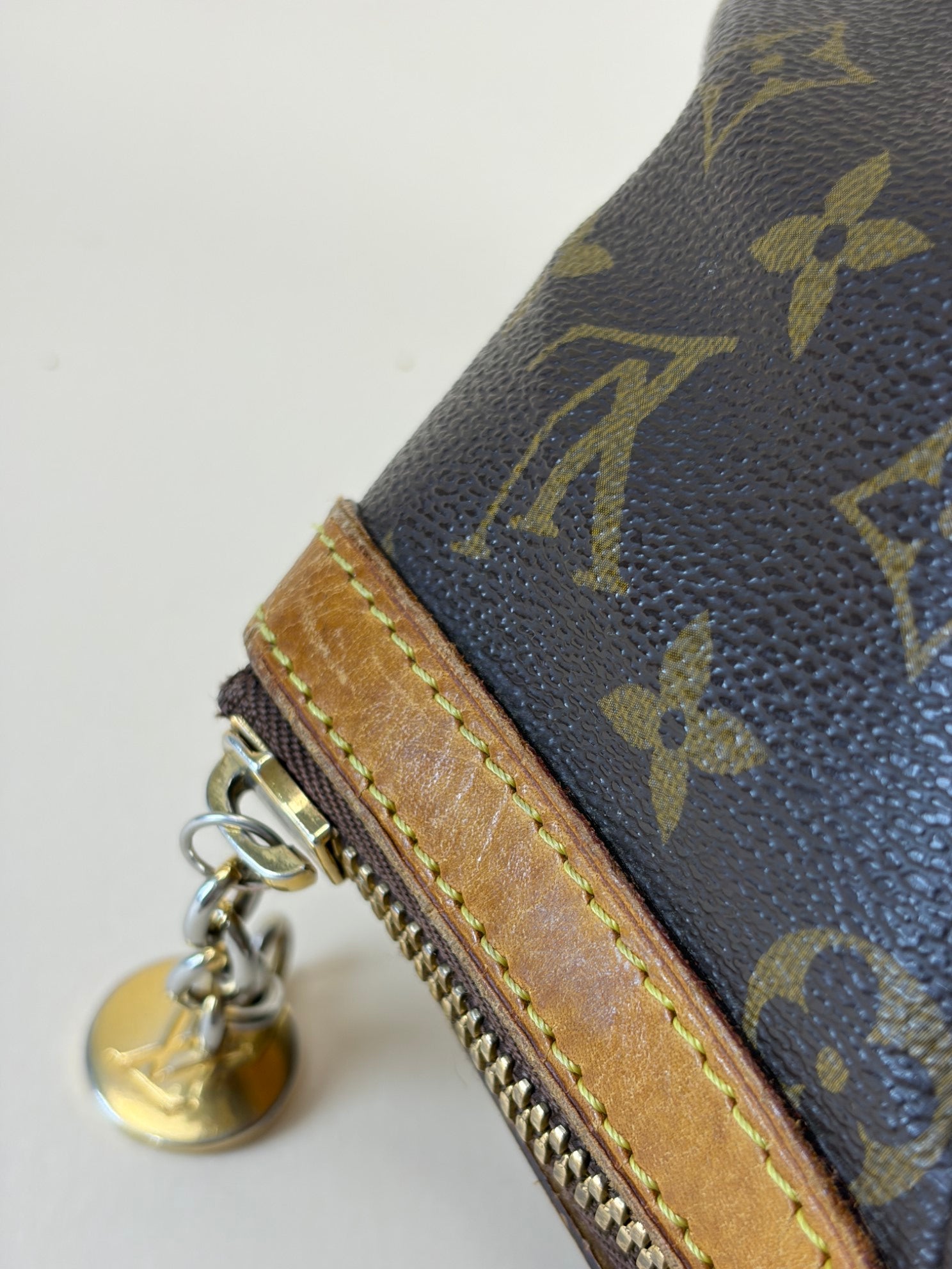 Louis Vuitton Monogram canvas Tivoli gm. Bag