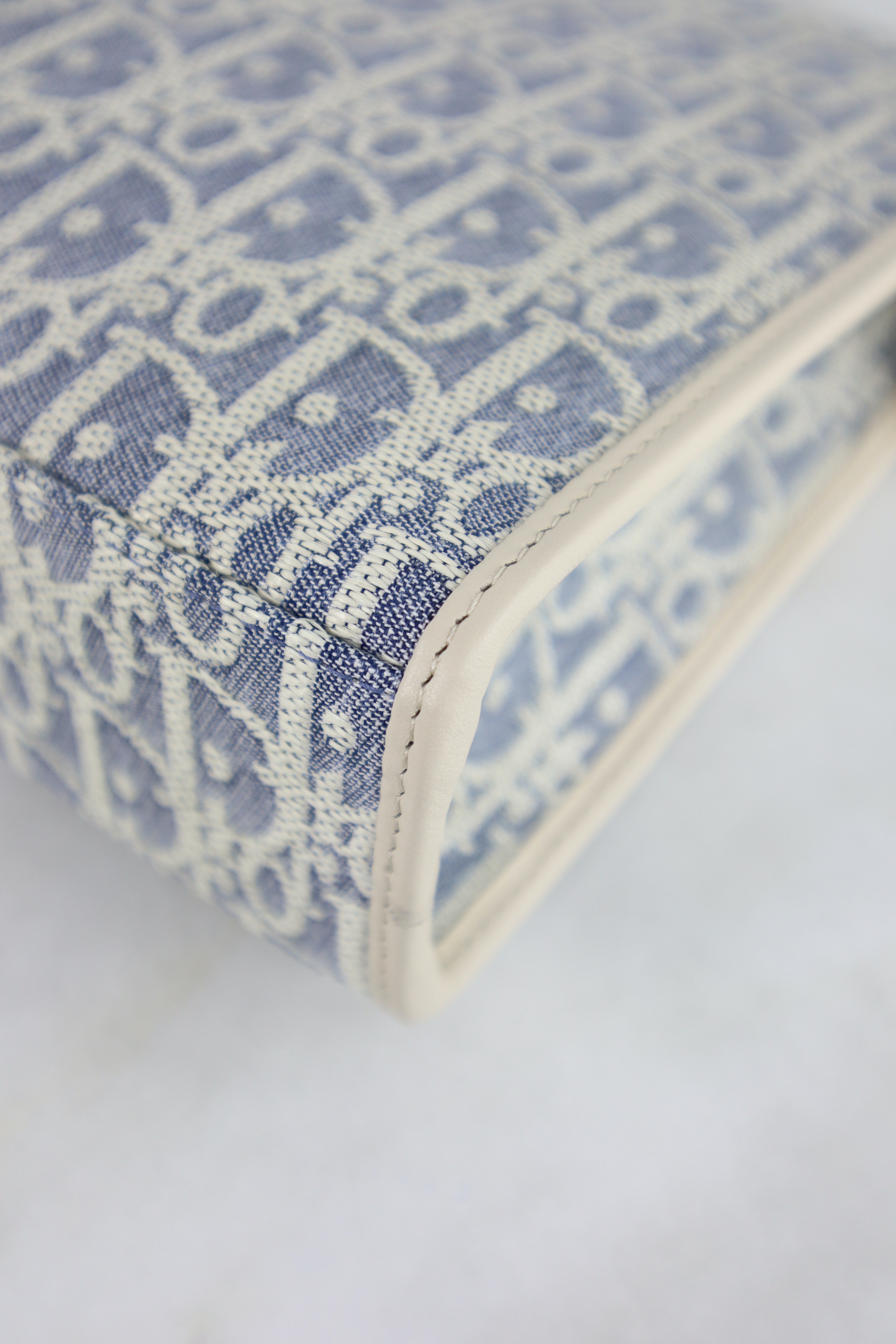 Christian Dior Bicolor 30 Montaigne Dea Pouch
