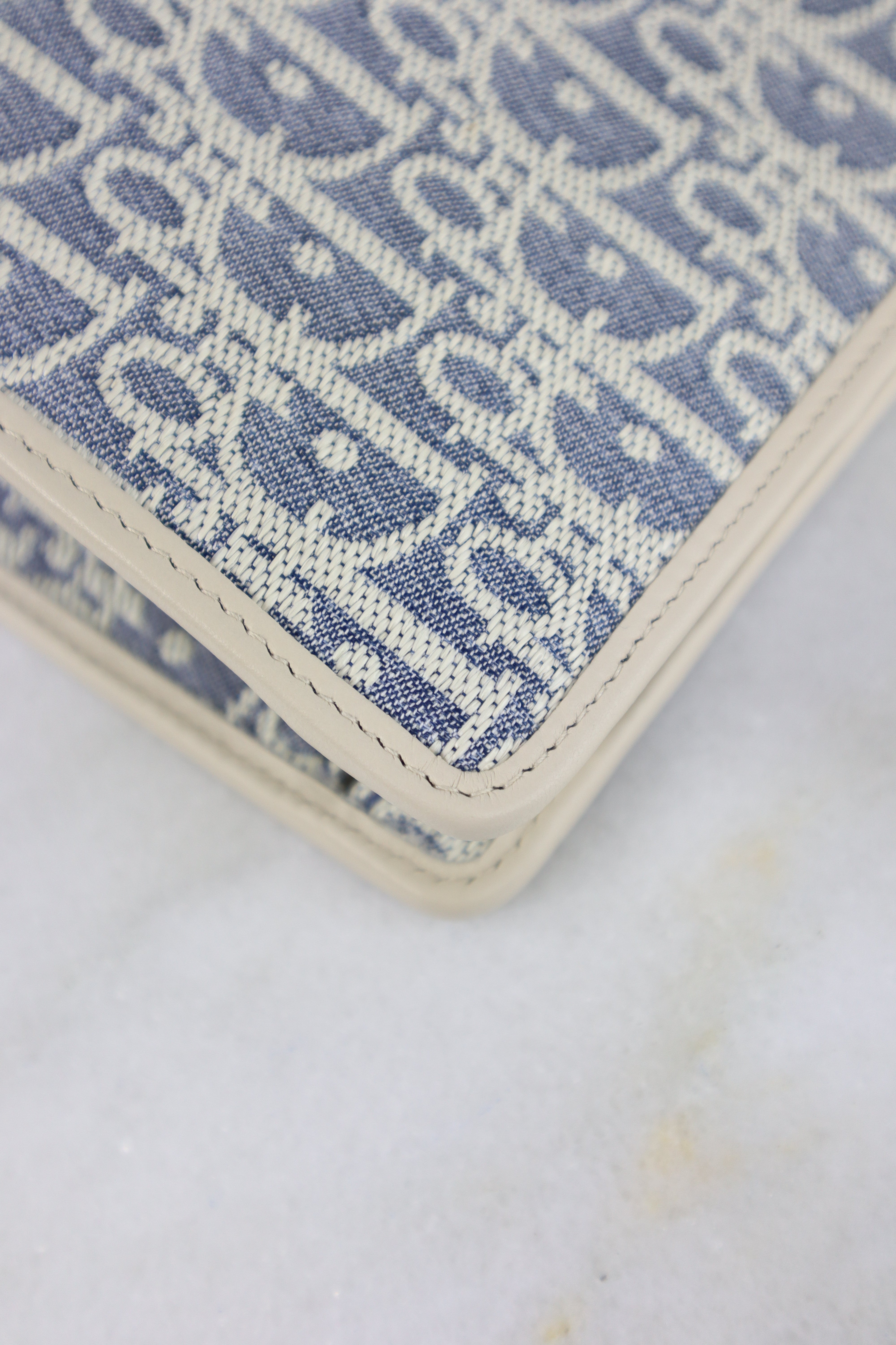 Christian Dior Bicolor 30 Montaigne Dea Pouch