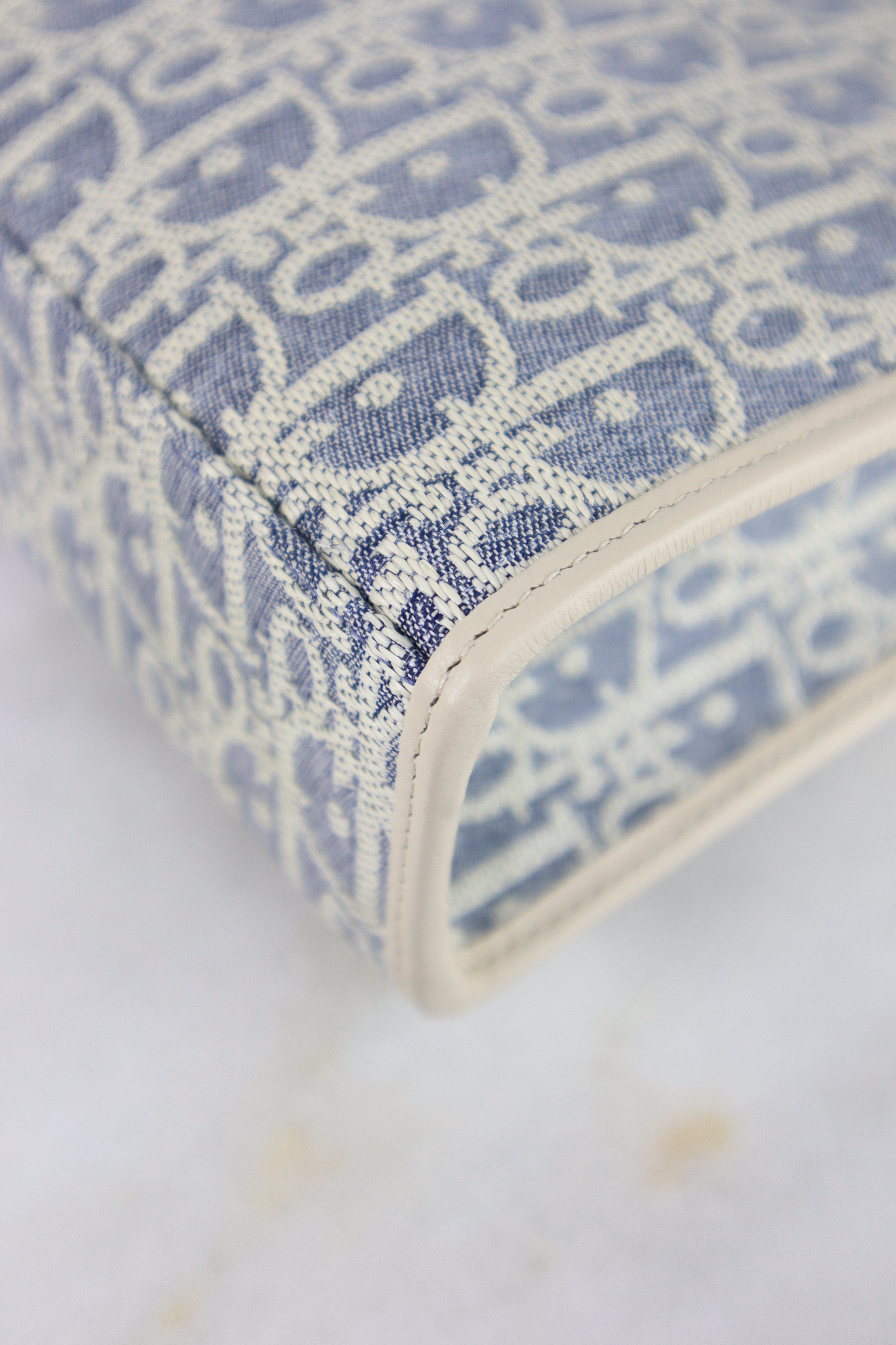 Christian Dior Bicolor 30 Montaigne Dea Pouch