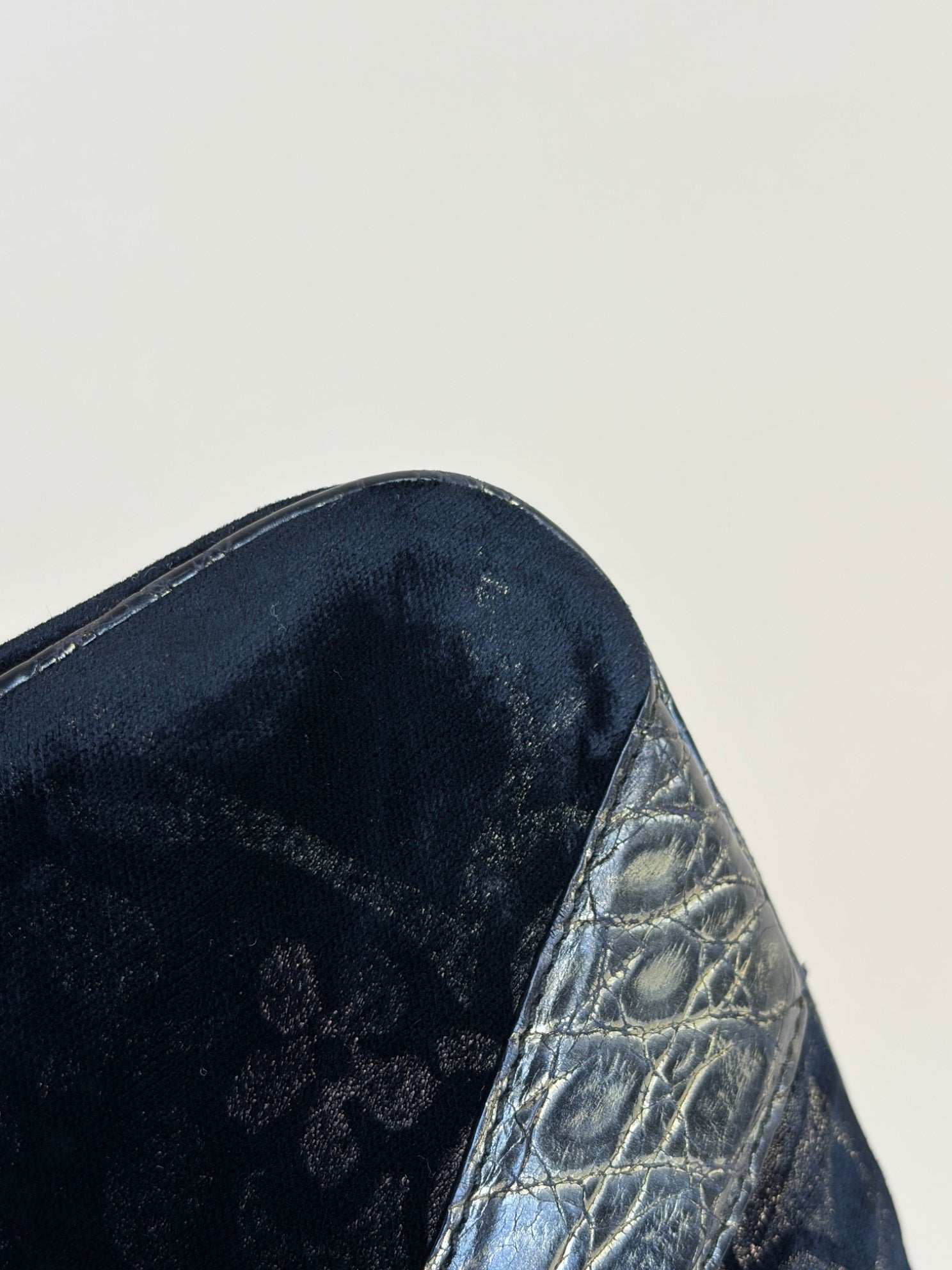 Gucci Black Alligator-Velvet Tom Ford Jeweled Dragon Shoulder Bag