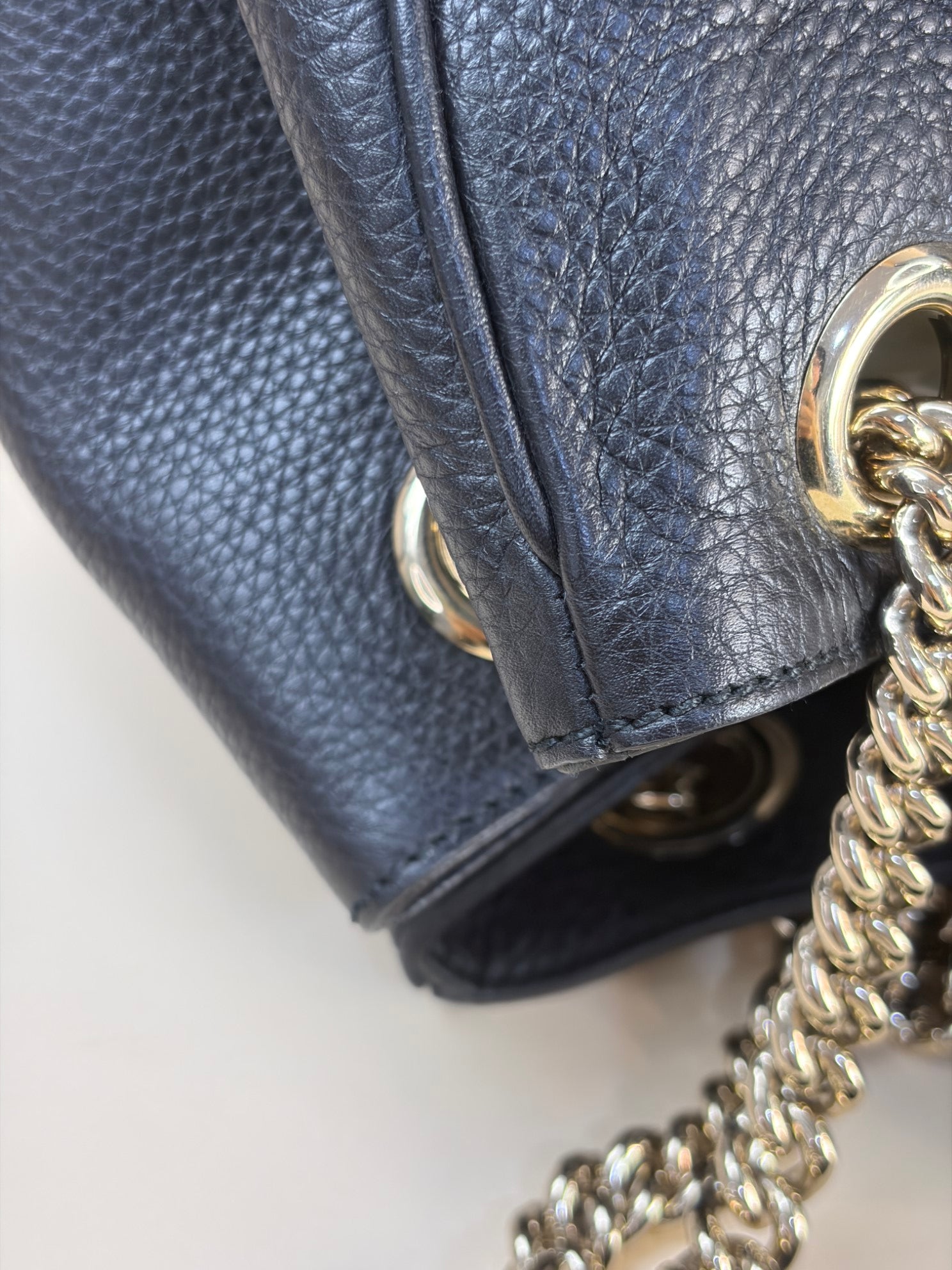 Gucci black pebbled Emily chain large shoulder