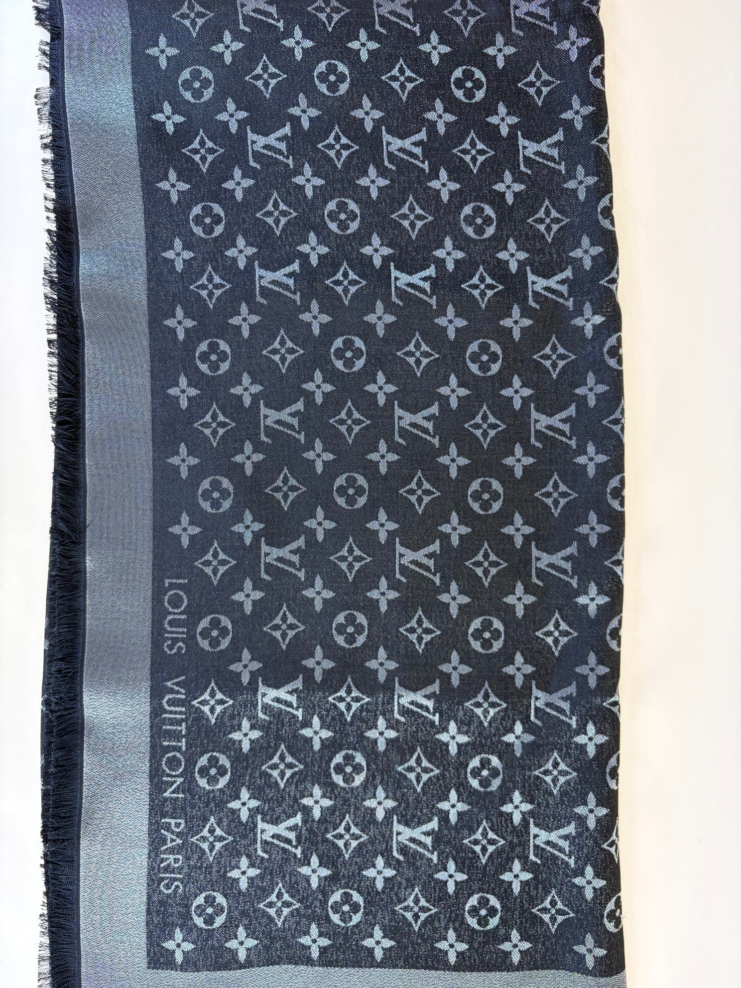 Louis Vuitton Black Monogram So Shine Scarf