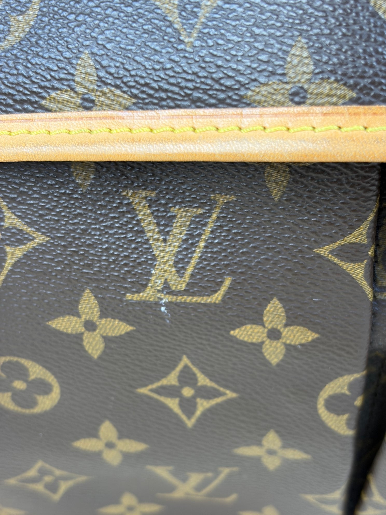 louis Vuitton euro monogram canvas sac chasse haunting travel bag