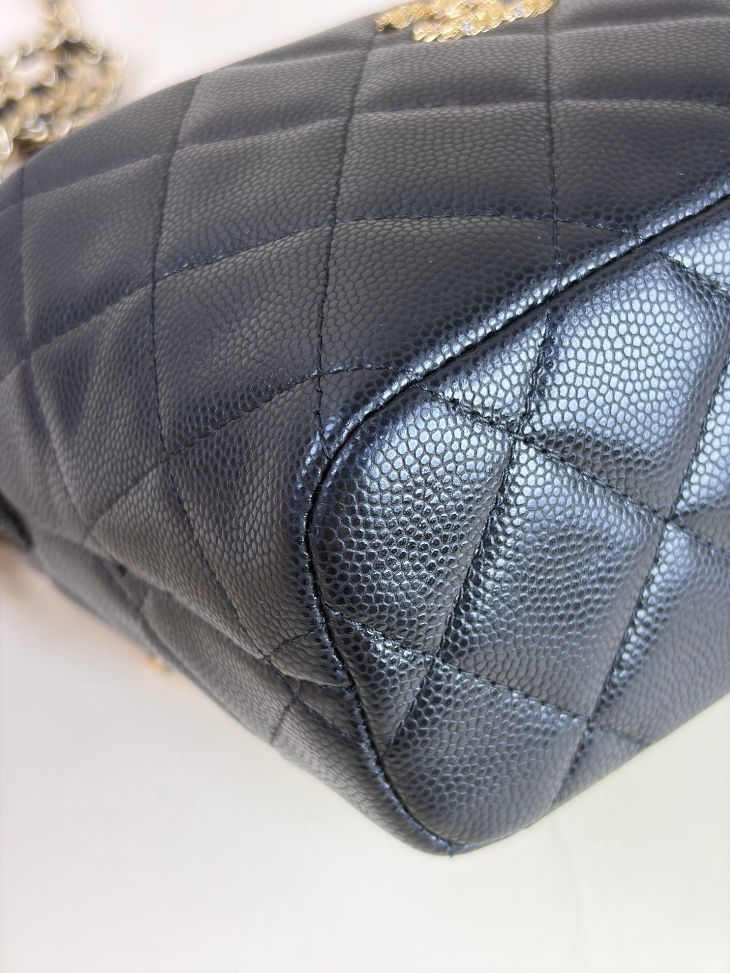 CHANEL caviar quilted hobo clutch with chain