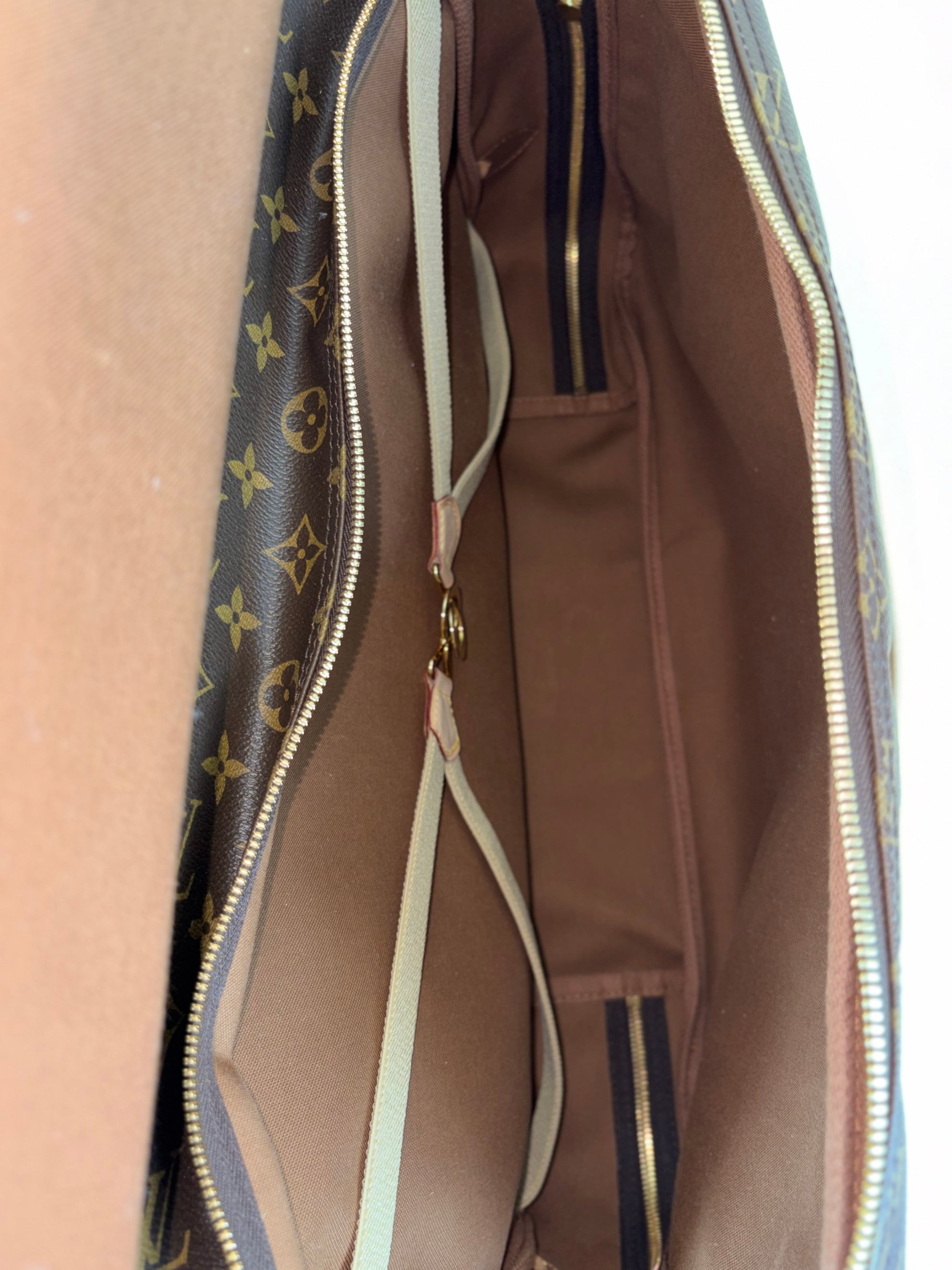 louis Vuitton euro monogram canvas sac chasse haunting travel bag