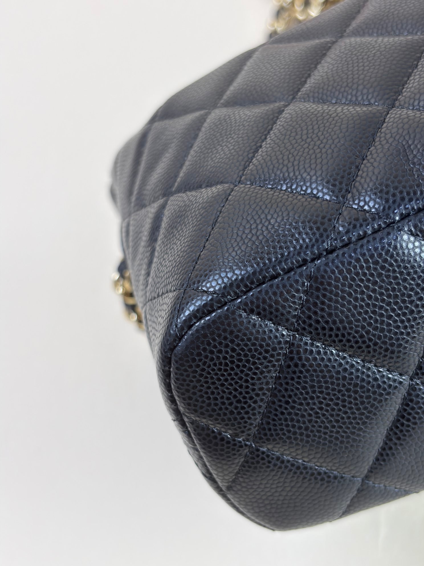 CHANEL caviar quilted hobo clutch with chain