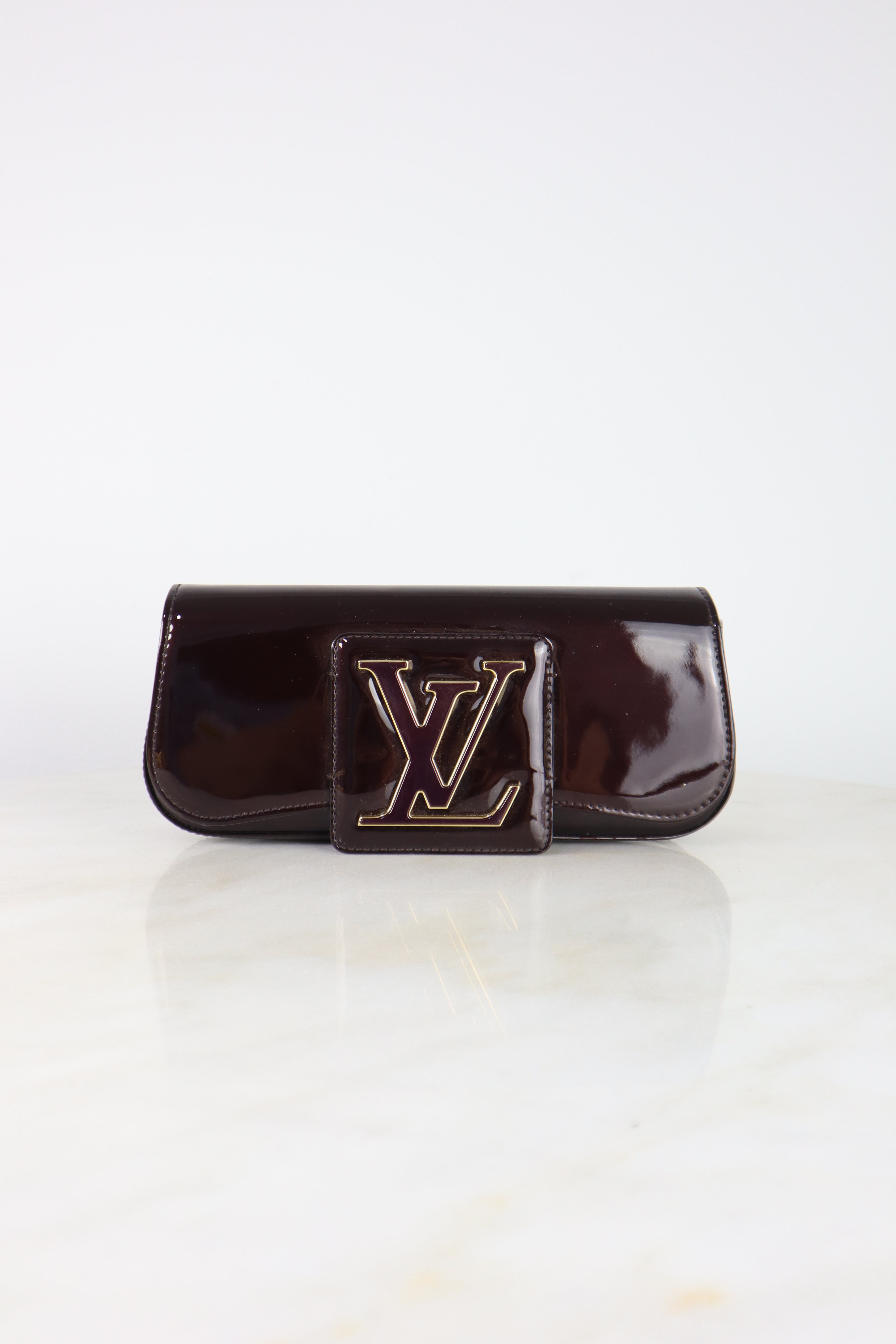 Louis Vuitton Amarante Vernis Sobe Clutch