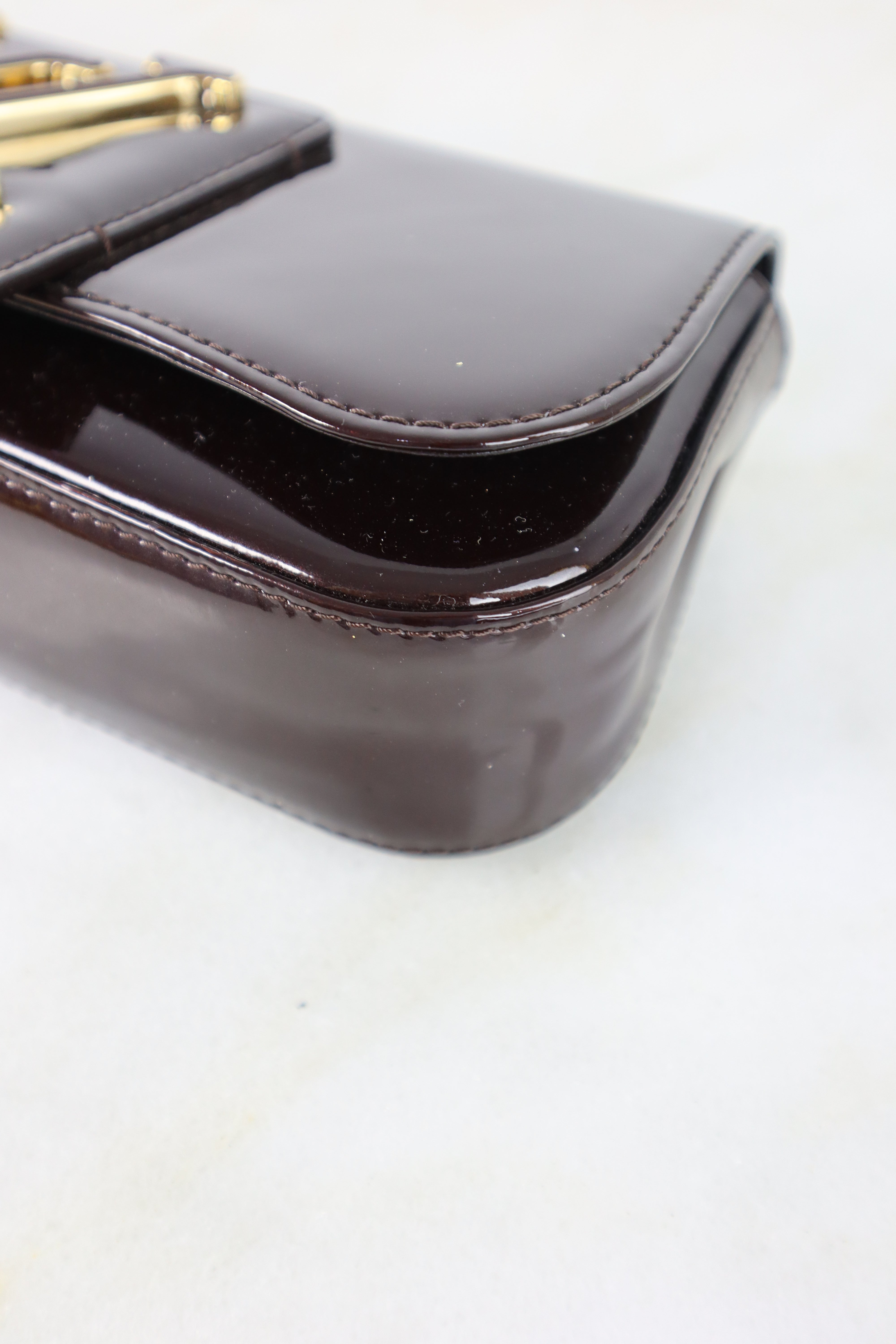 Louis Vuitton Amarante Vernis Sobe Clutch