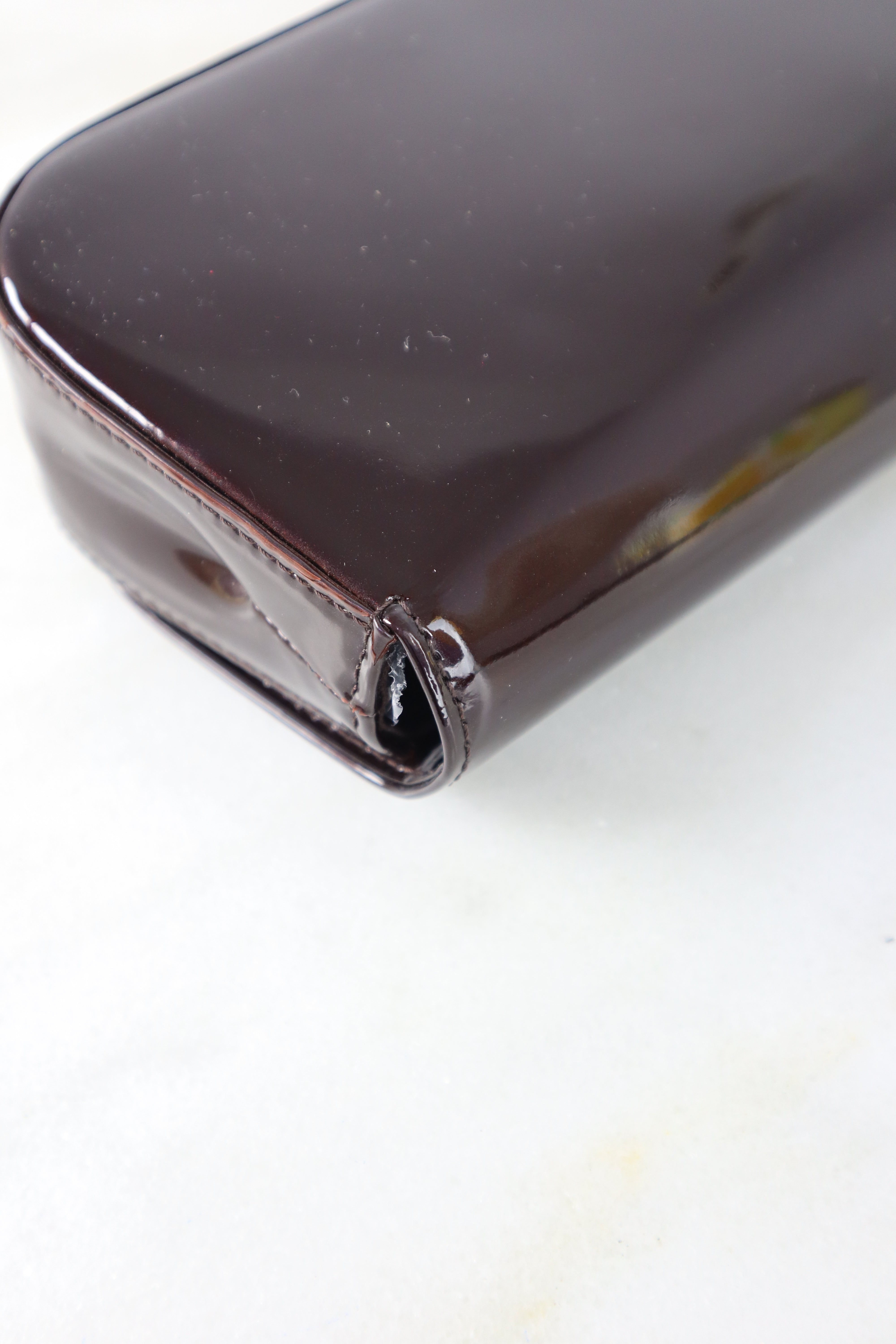 Louis Vuitton Amarante Vernis Sobe Clutch