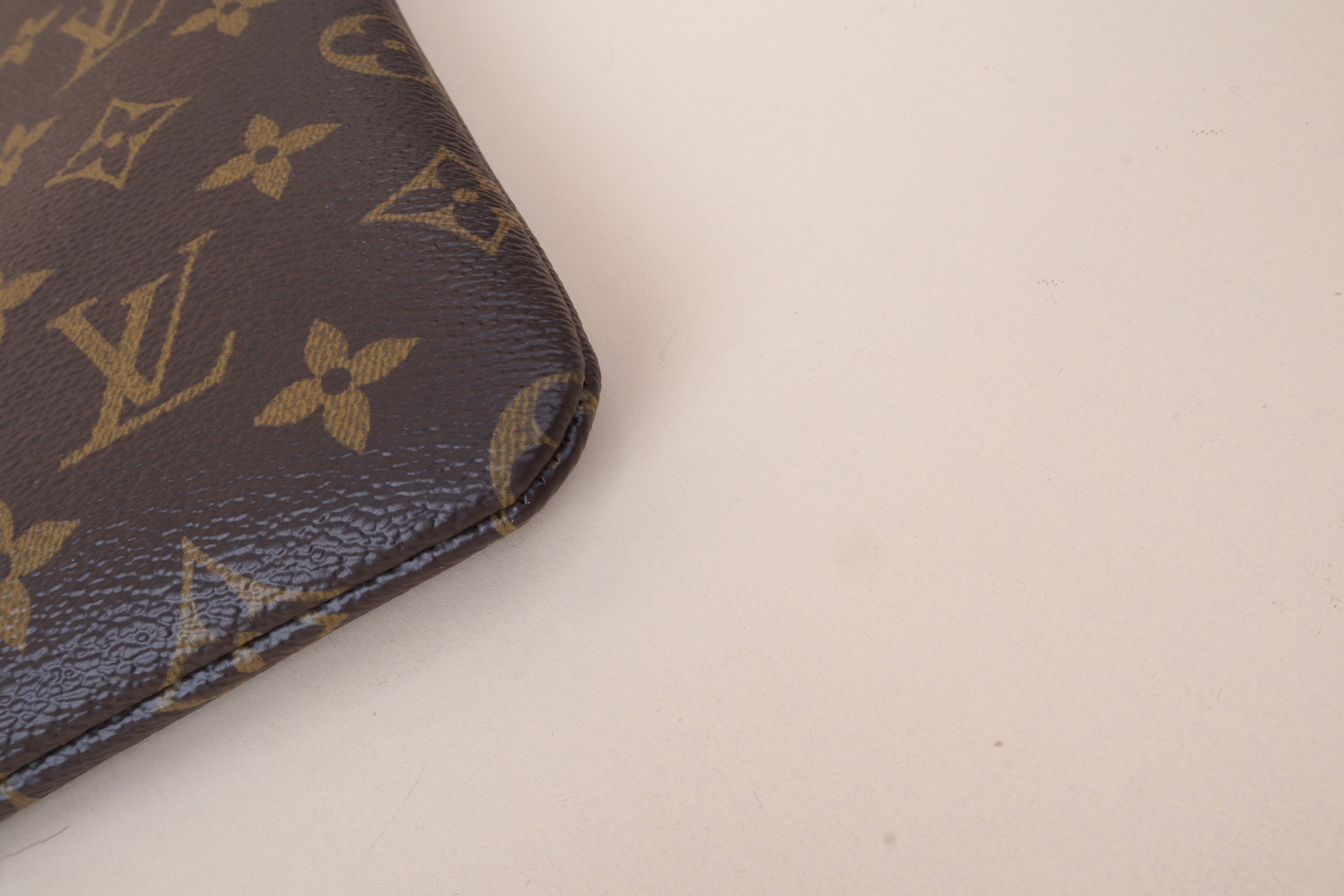 Louis Vuitton key l Monogram Zip Clutch