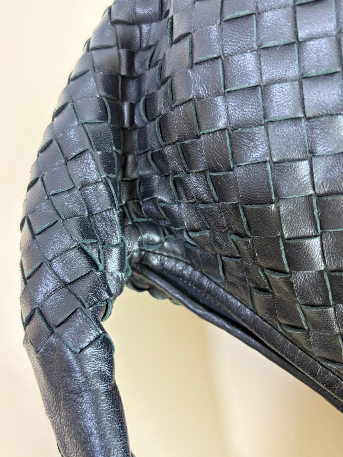Bottega Veneta black Intrecciato woven nappa leather meduim belly veneta hobo bag