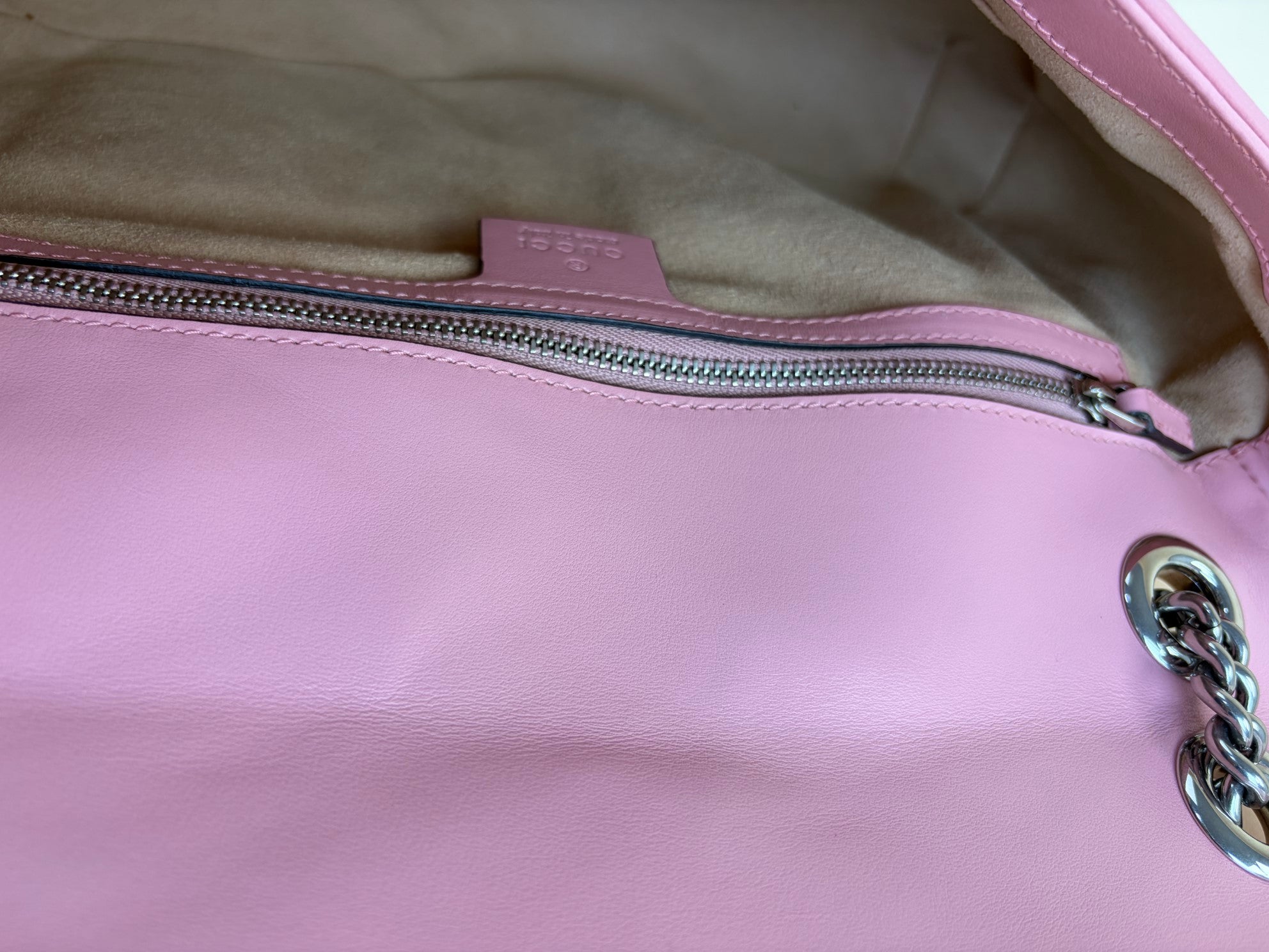 Gucci gg Marmont medium pink crossbody