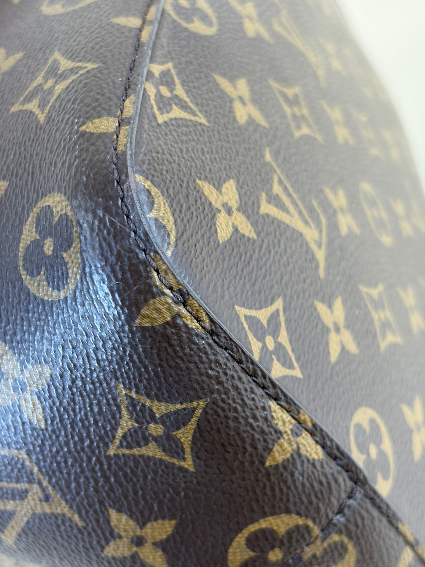 Louis Vuitton Monogram Neo Noe MM Handbag