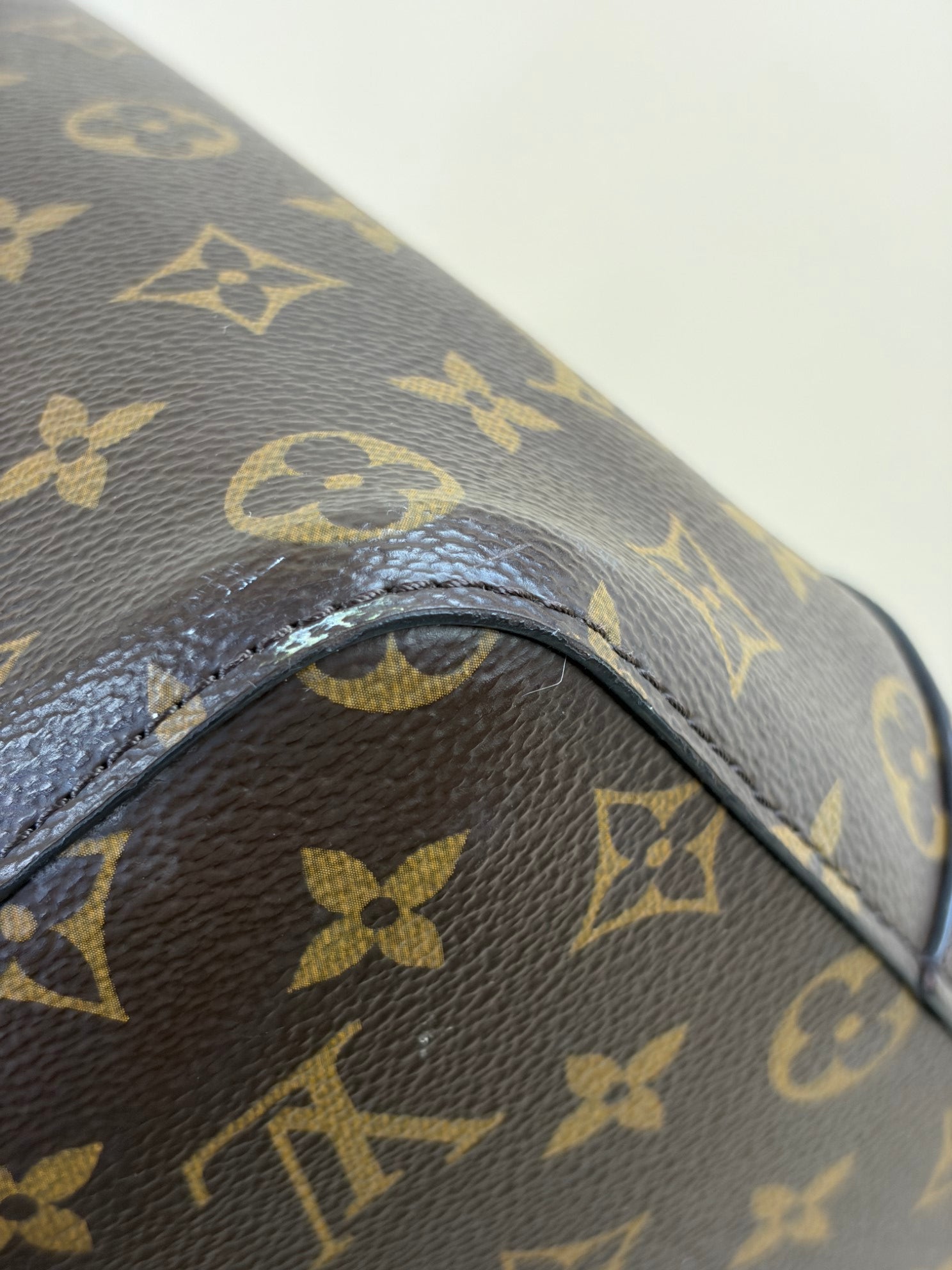Louis Vuitton Monogram Neo Noe MM Handbag