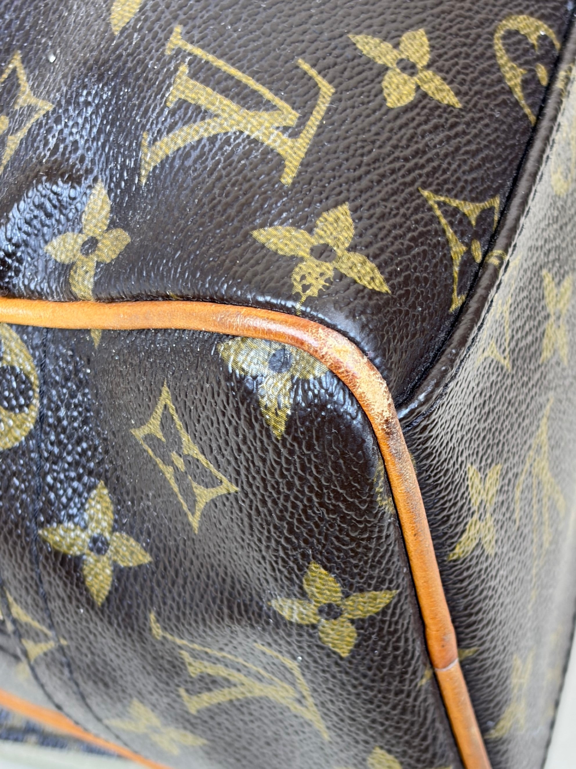 Louis Vuitton Monogram Manhattan GM Tote Bag