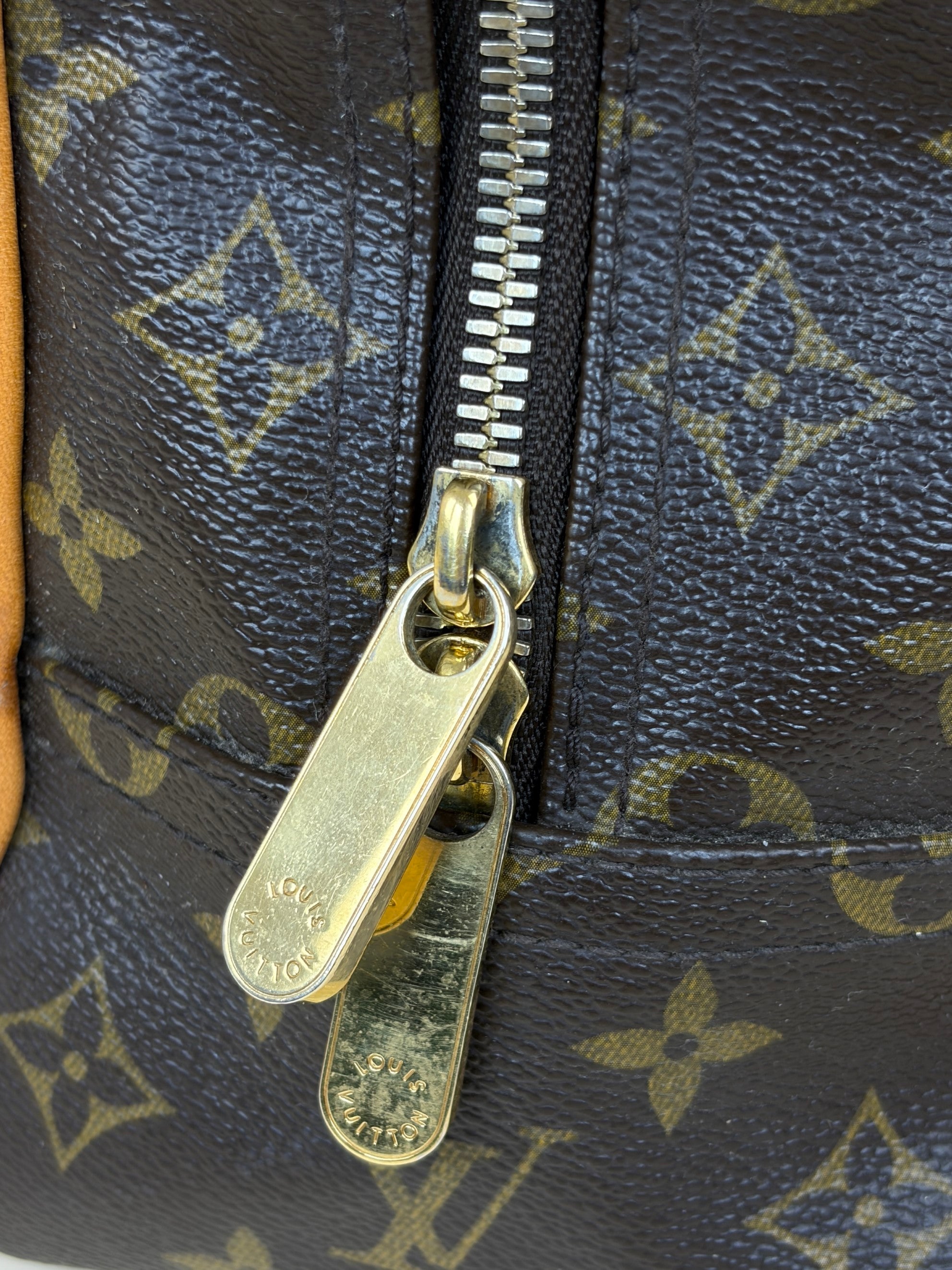 Louis Vuitton Monogram Manhattan GM Tote Bag