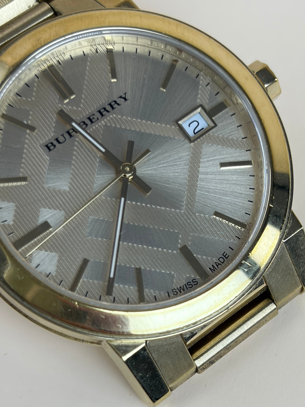 Burberry the city Gold Watch tone