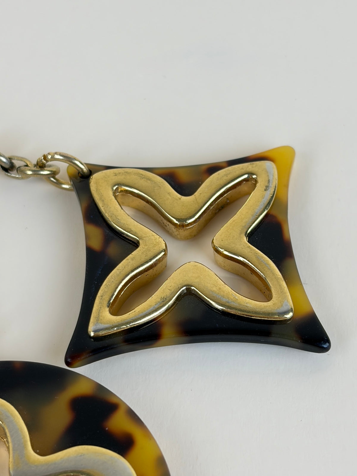 LOUIS VUITTON tortoise shell resin in solence key holder and bag charm