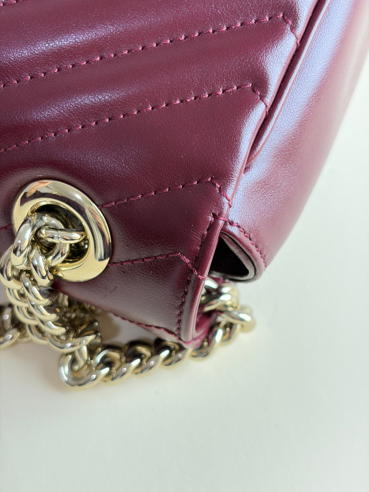 Gucci rosso Ancora red GG Marmont medium shoulder bag