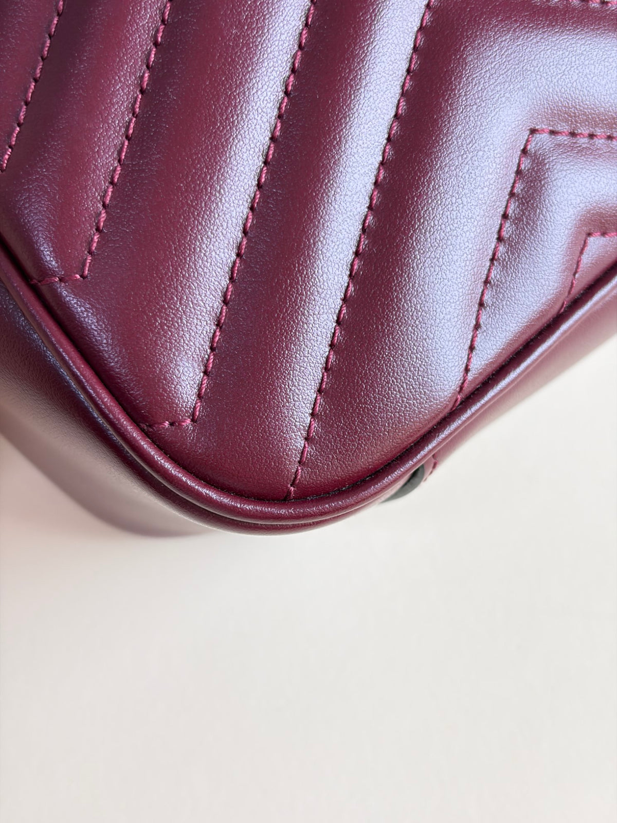 Gucci rosso Ancora red GG Marmont medium shoulder bag