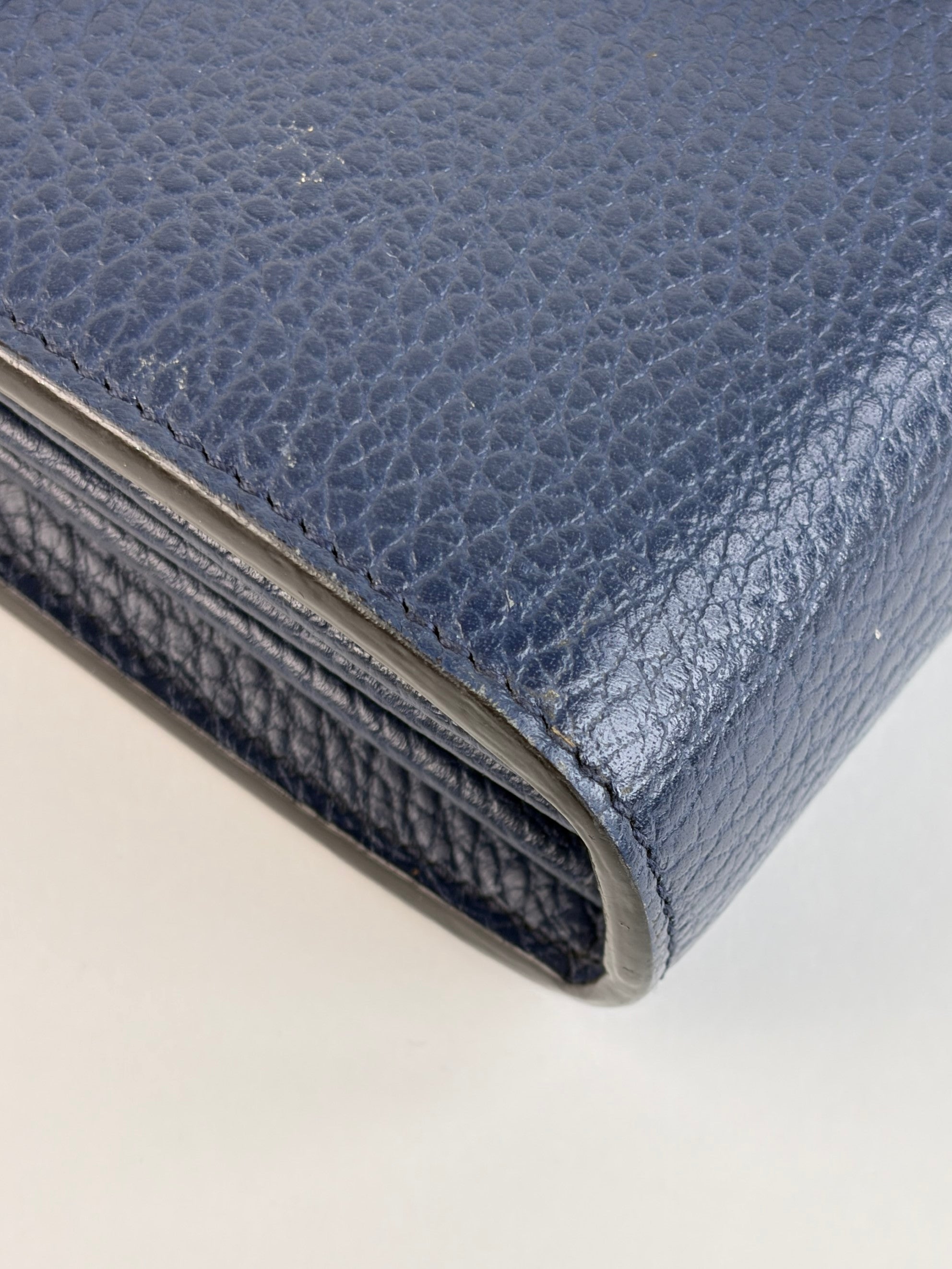 Gucci navy dionysus wallet on chain