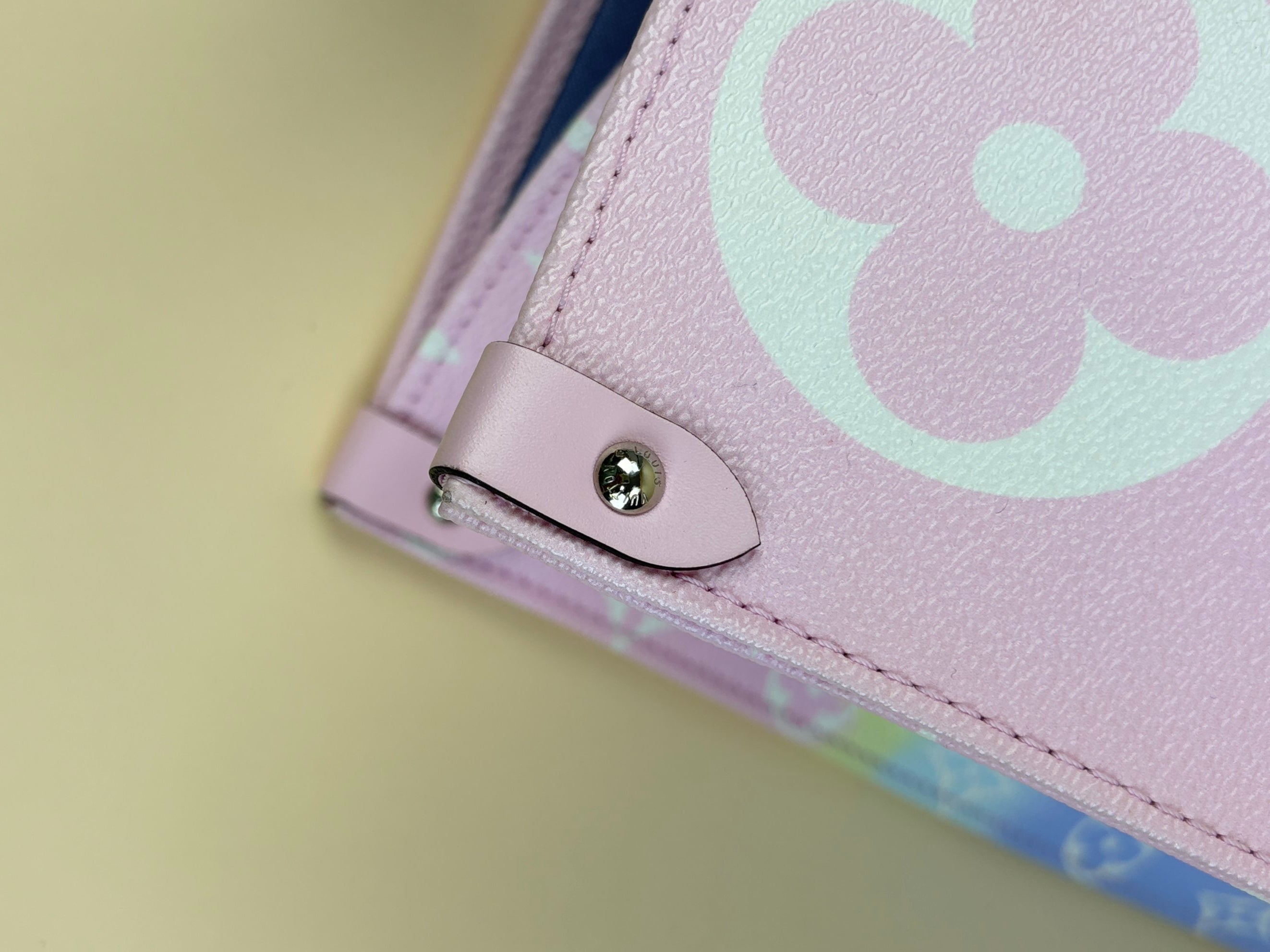 louis Vuitton on the go GM monogram giant escale pastel tote bag