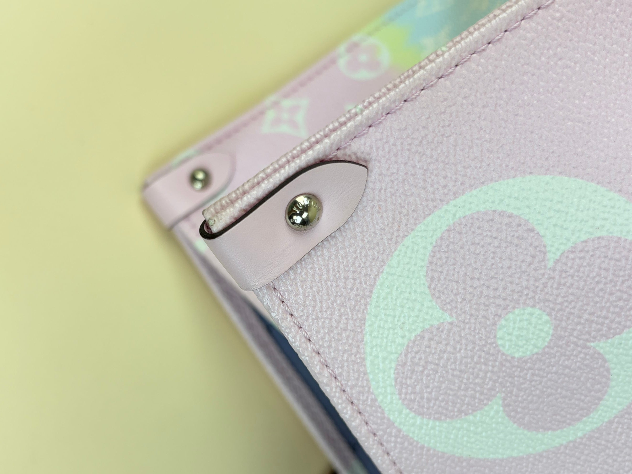 louis Vuitton on the go GM monogram giant escale pastel tote bag