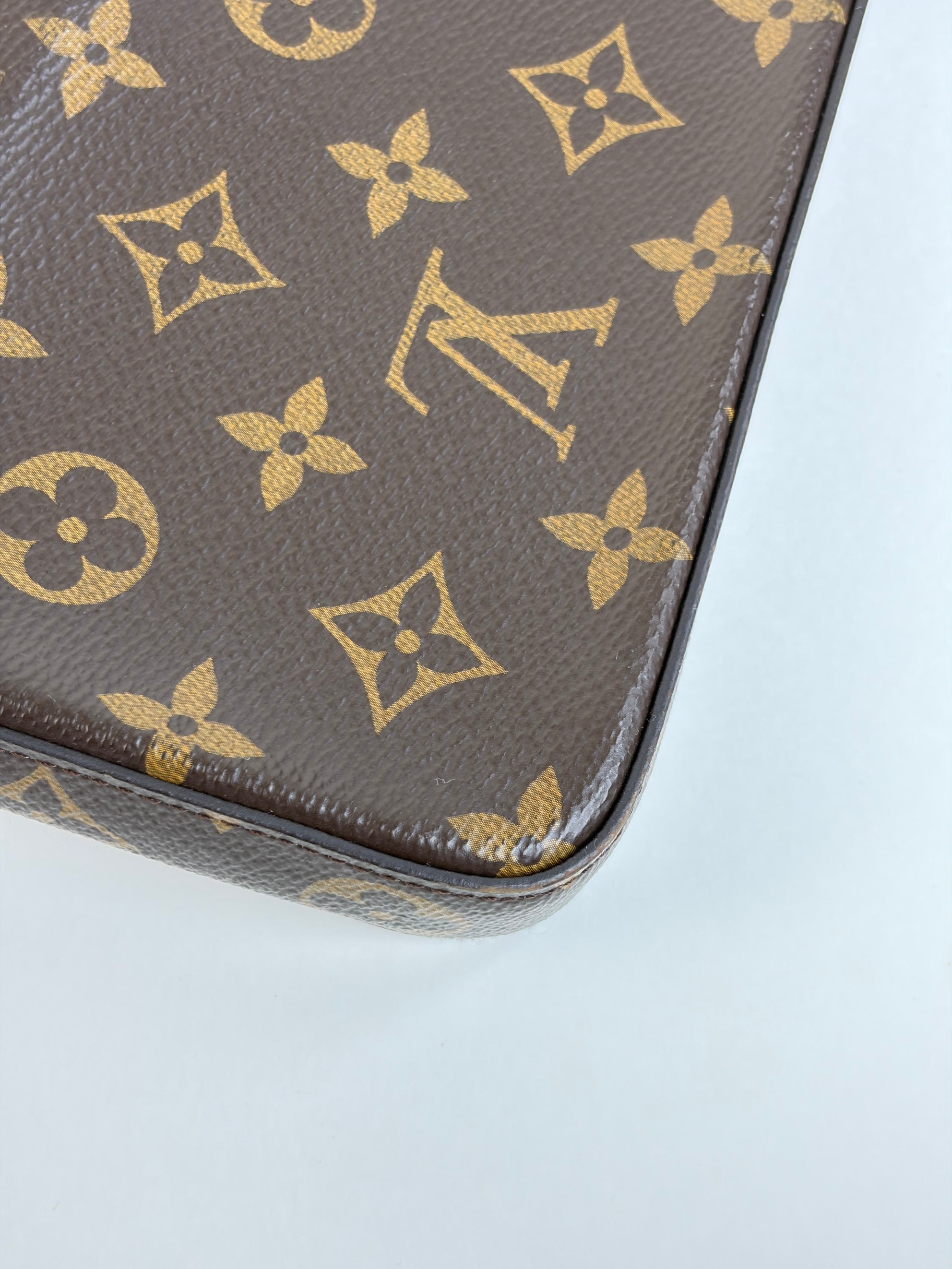 Louis Vuitton fuchsia and Monogram canvas Pochette Felicie