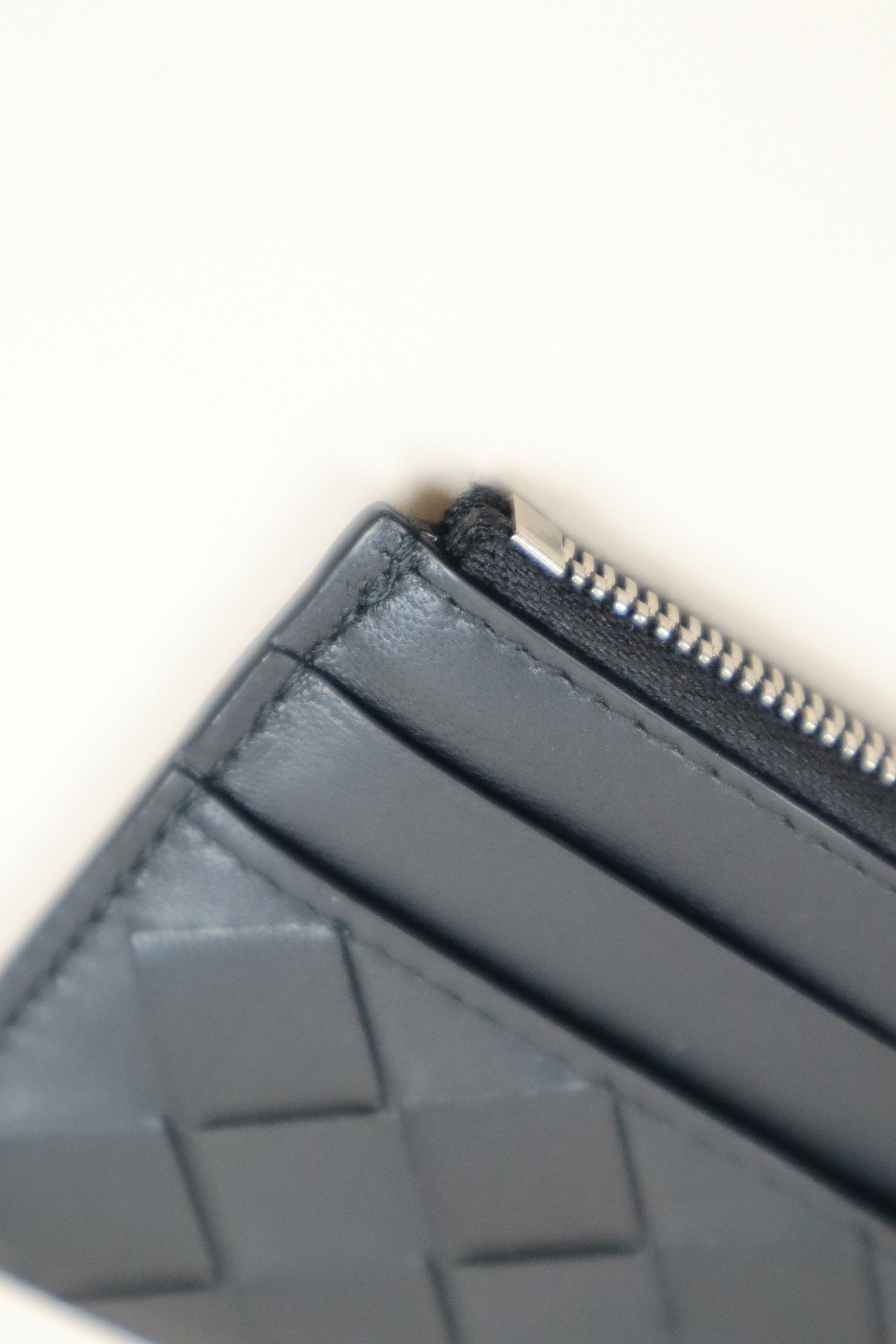 Bottega Veneta Black Intrecciato Zipped Card Case