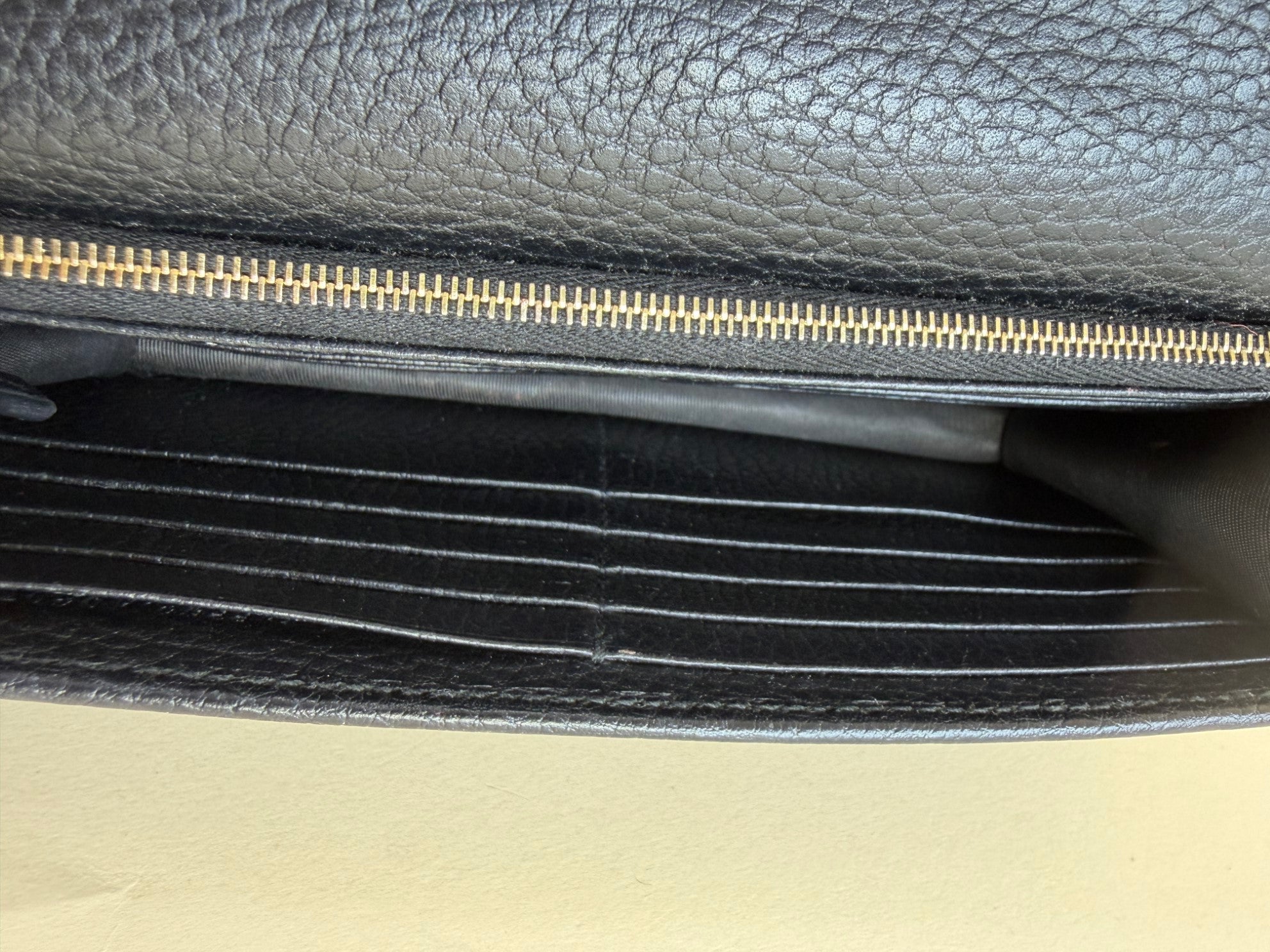 Gucci black dollar interlocking g wallet on chain