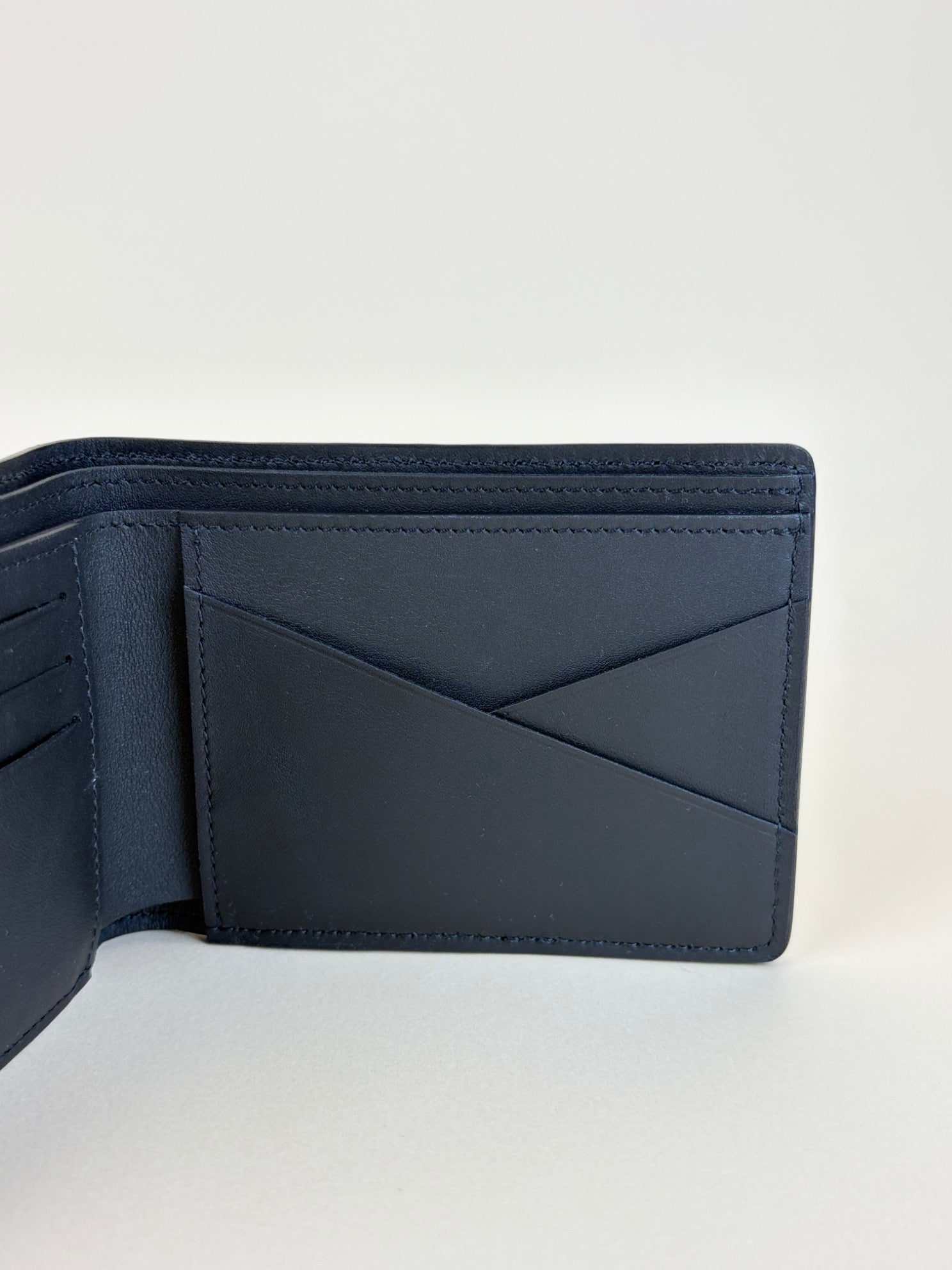 Louis Vuitton Black Multiple calfskin lv aerogram wallet