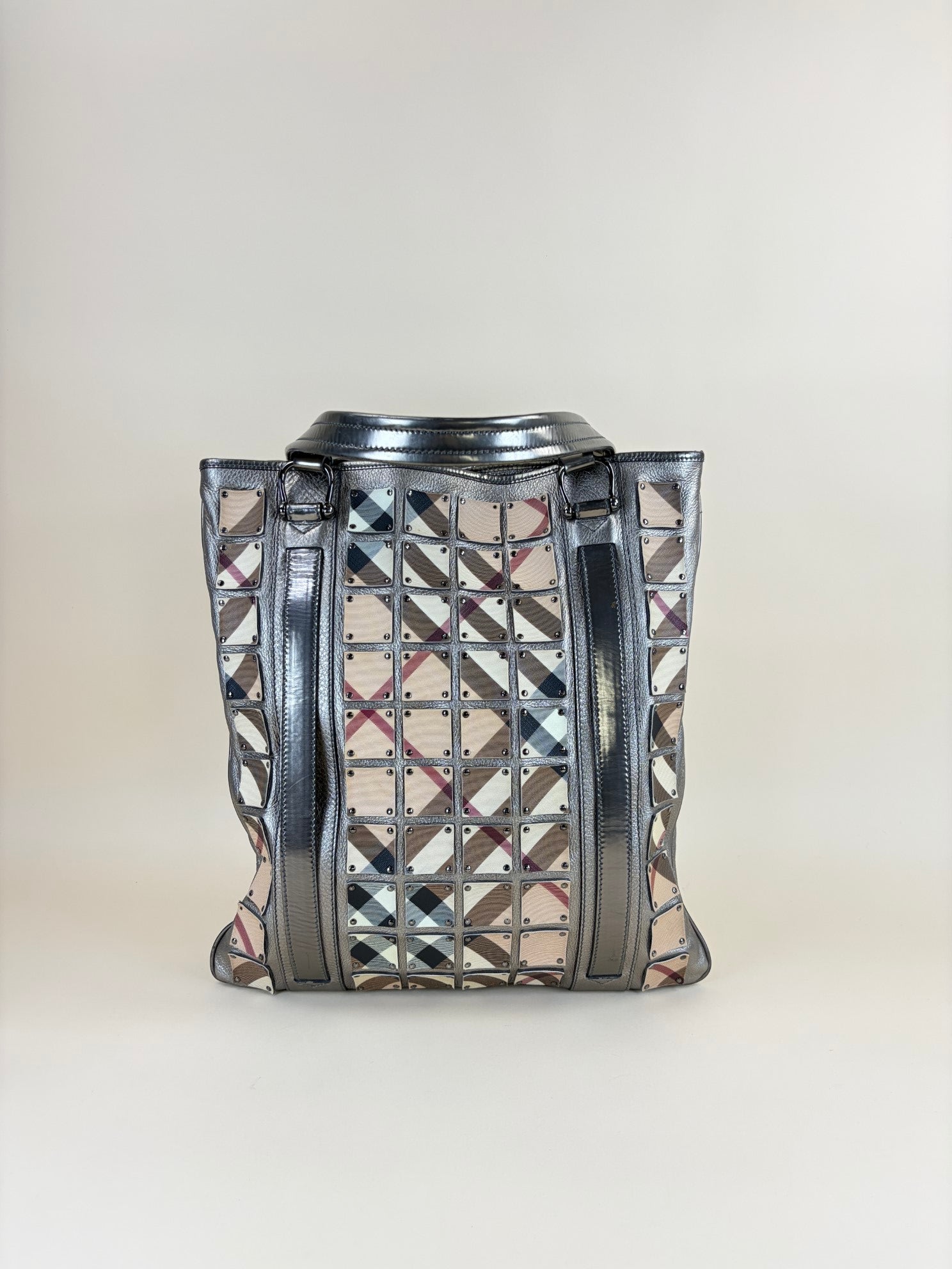 BURBERRY studded brook warrior nova check canvas