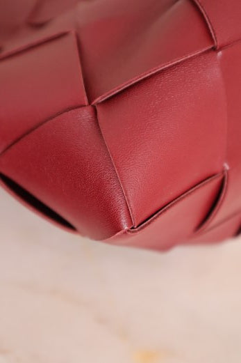 Bottega Veneta Burgundy Intrecciato Clasp Bucket Bag-handbag-Bottega Veneta-The Closet Egypt