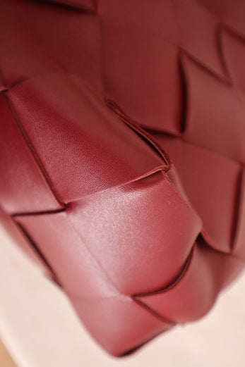 Bottega Veneta Burgundy Intrecciato Clasp Bucket Bag-handbag-Bottega Veneta-The Closet Egypt