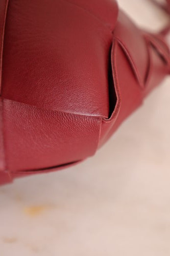 Bottega Veneta Burgundy Intrecciato Clasp Bucket Bag-handbag-Bottega Veneta-The Closet Egypt