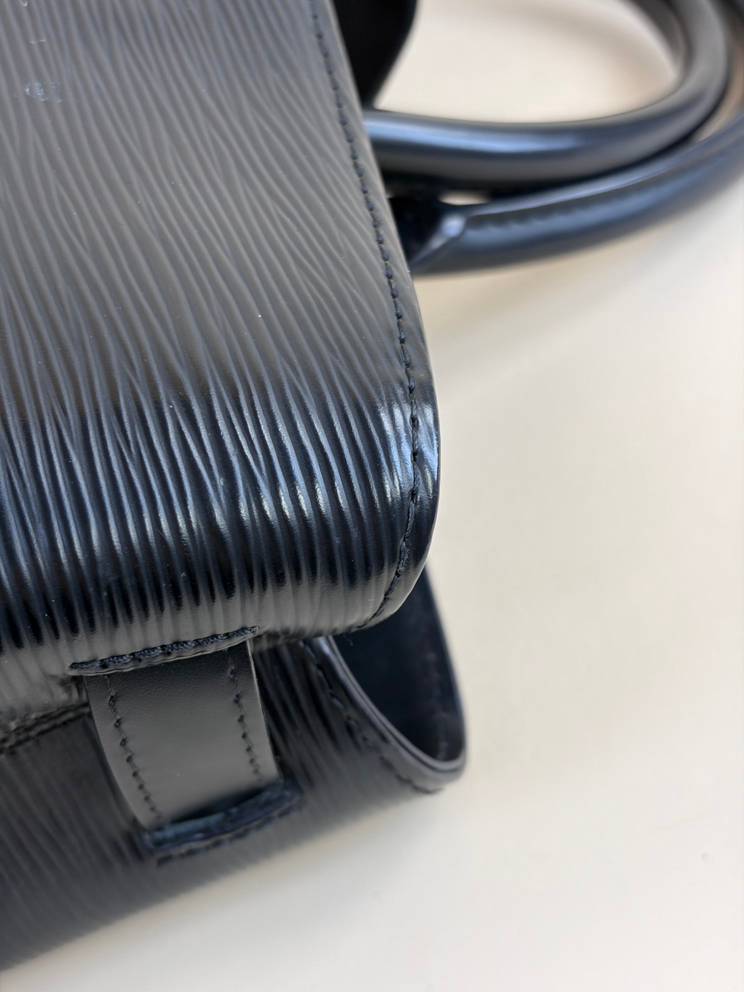 LOUIS VUITTON Mirabeau GM black epi