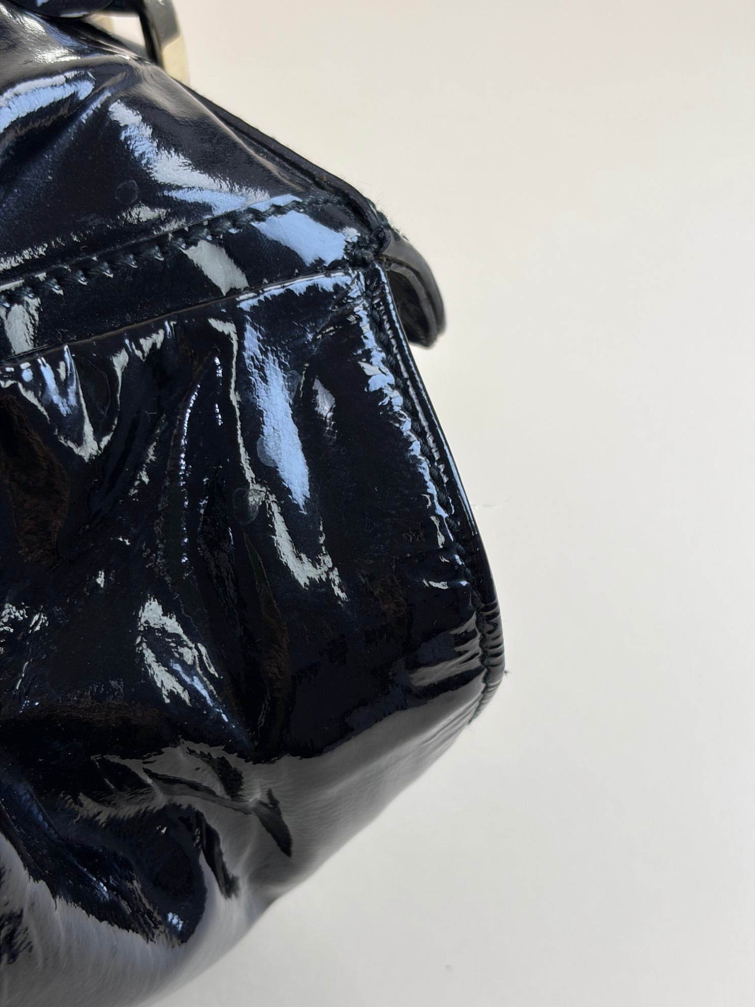 GUCCI vinyl-D black vernis shoulder bag