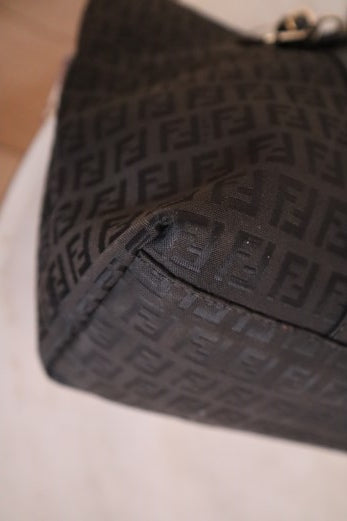 Fendi FF Black Shoulder Bag-handbag-Fendi-The Closet Egypt