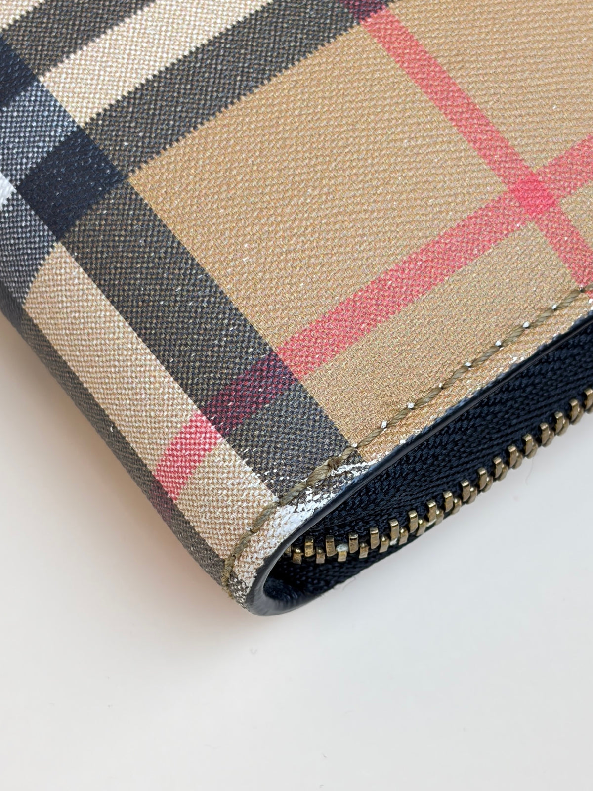 Burberry black/beige Vintage check elmore zip around long wallet