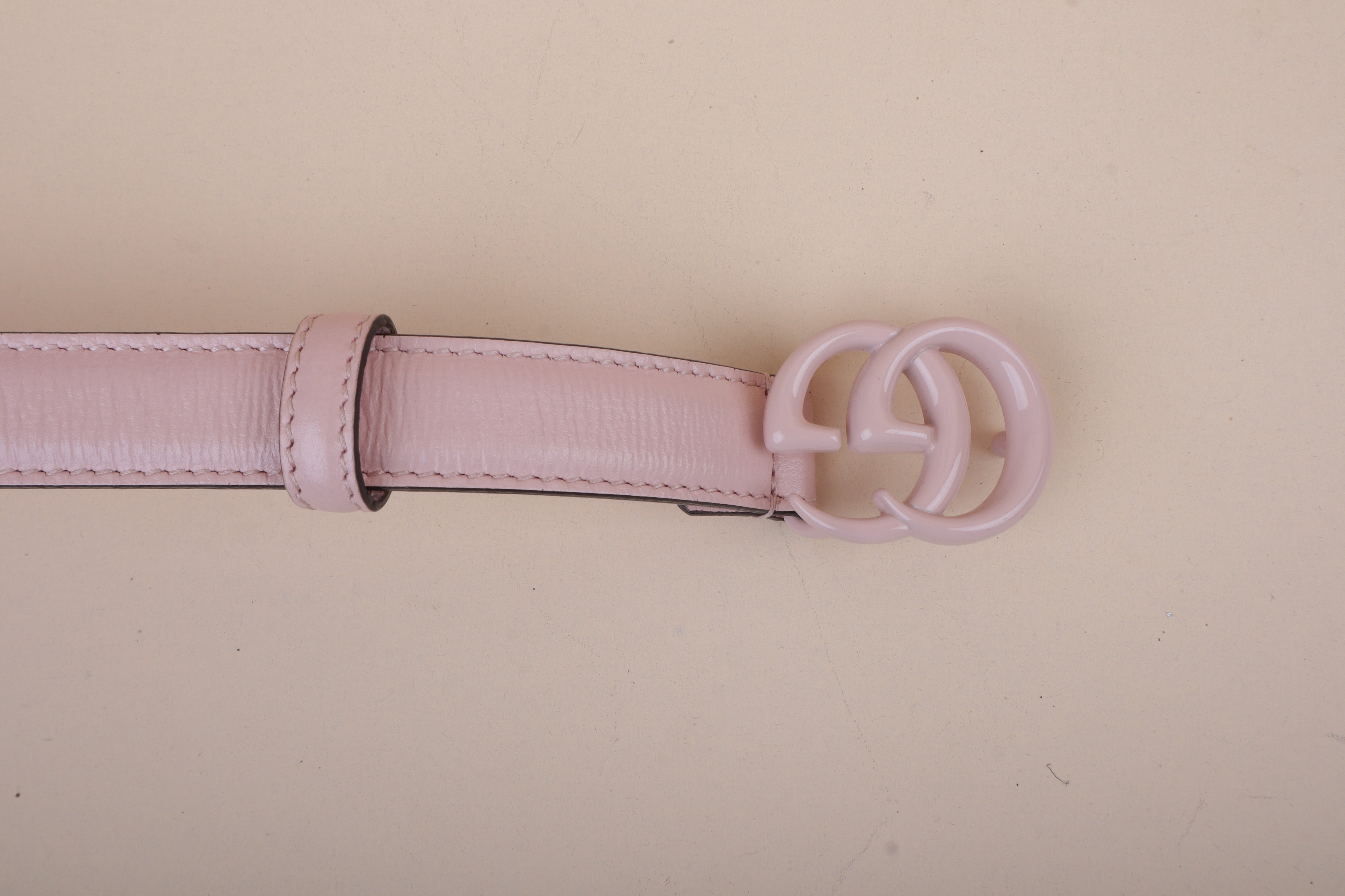 Gucci pink thin leather gg logo