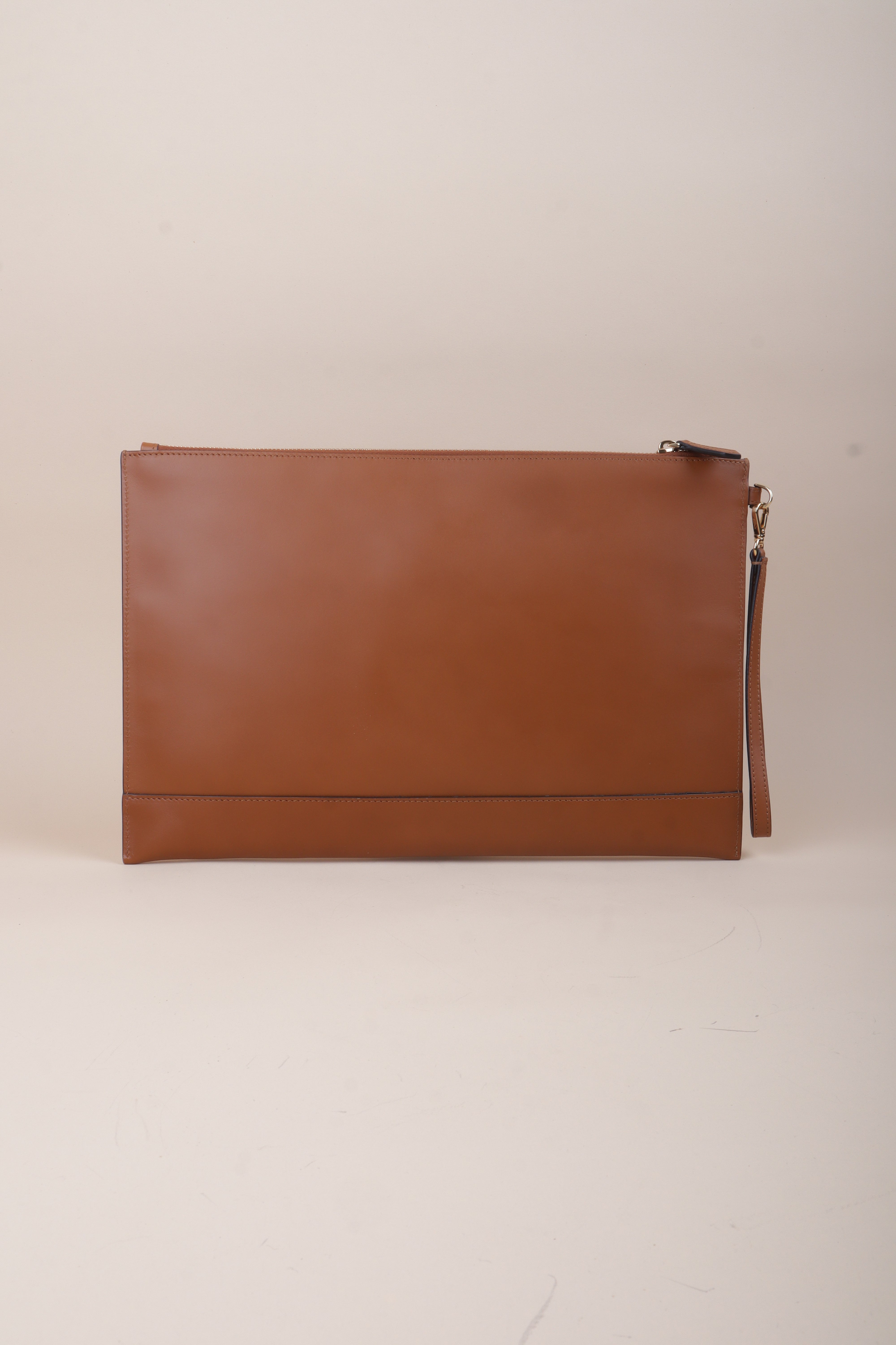 Fendi vitello logo embossed large Clutch